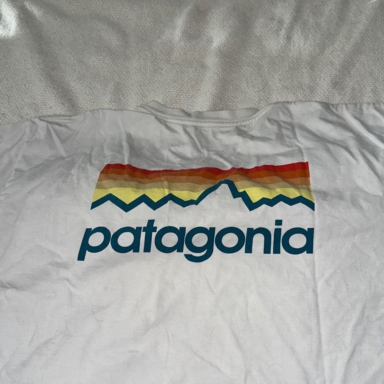 Patagonia Patagonia Rainbow Mountain Short Sleeve T-Shirt | Sz L Size US L / EU 52-54 / 3 - 6 Thumbnail