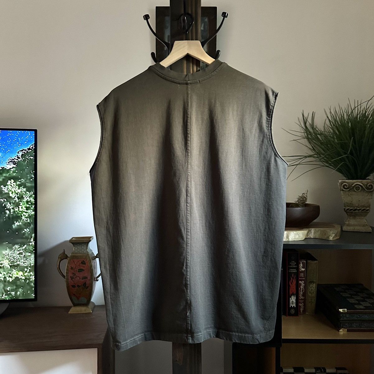 MNML 🌿Mnml Sleeveless Elongated Tee - Vintage Black🌿 Size US S / EU 44-46 / 1 - 3 Thumbnail