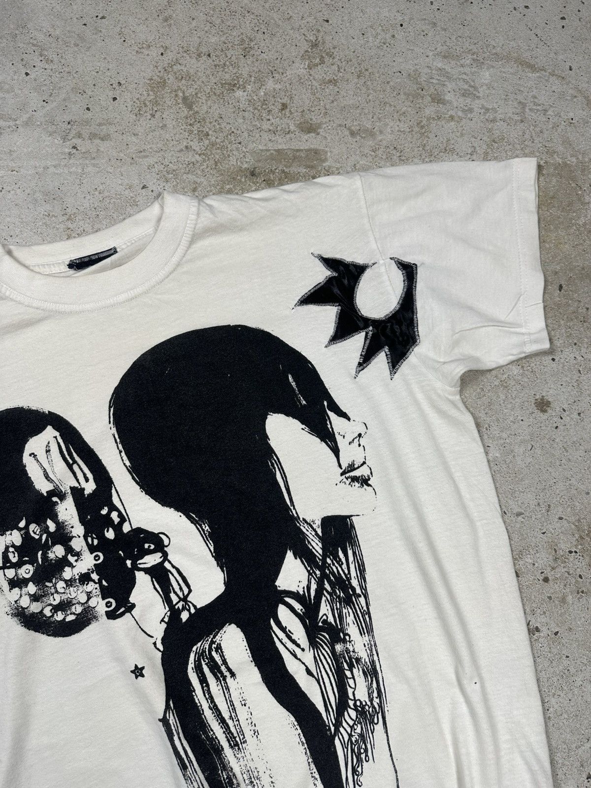 Japanese Brand × Vintage Vintage Y2K Japanese Brand Archive Women Face Tee Size US L / EU 52-54 / 3 - 8 Thumbnail