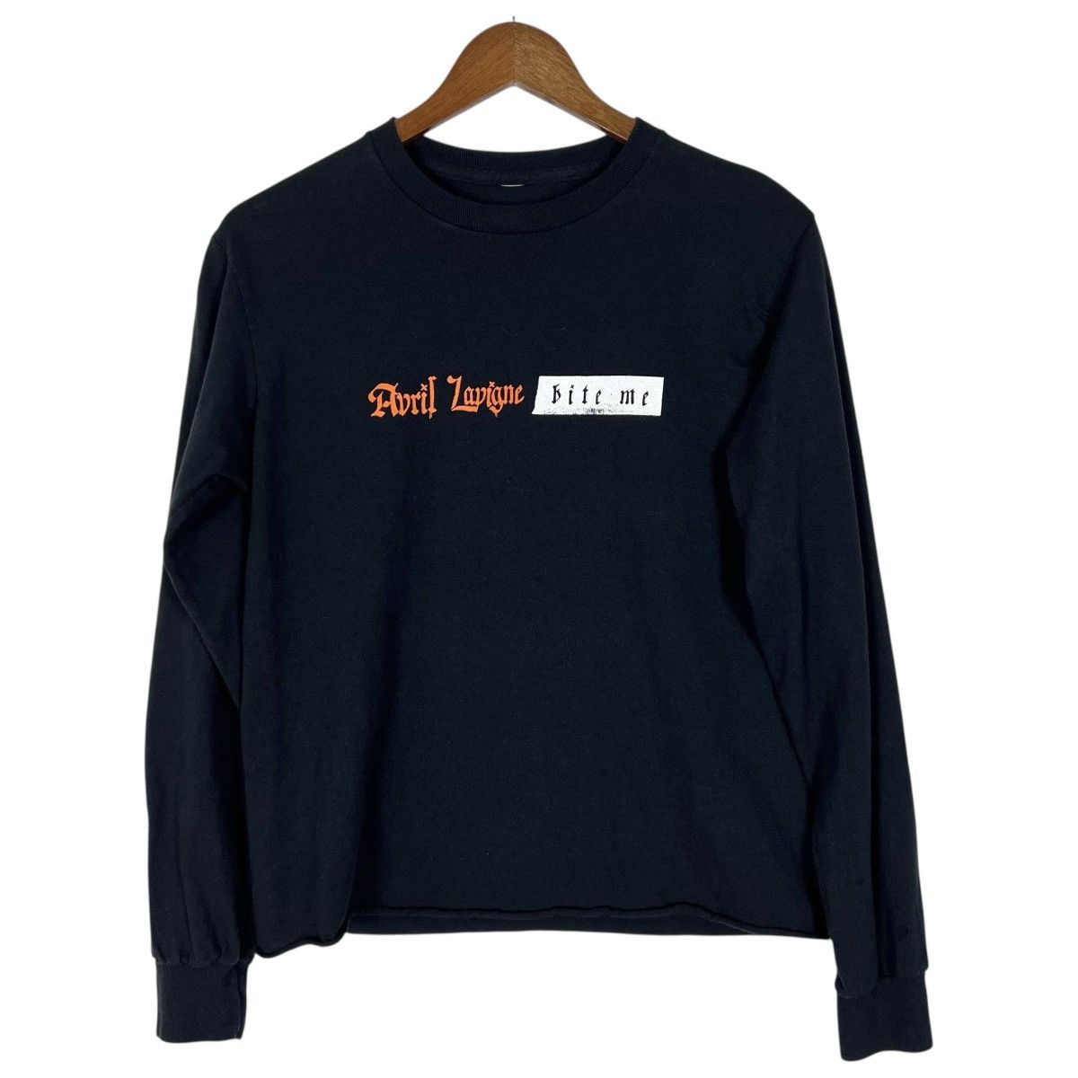 Band Tees × Vintage Avril Lavigne Bite Me Long Sleeve Tour Tee Size US S / EU 44-46 / 1 - 1 Thumbnail