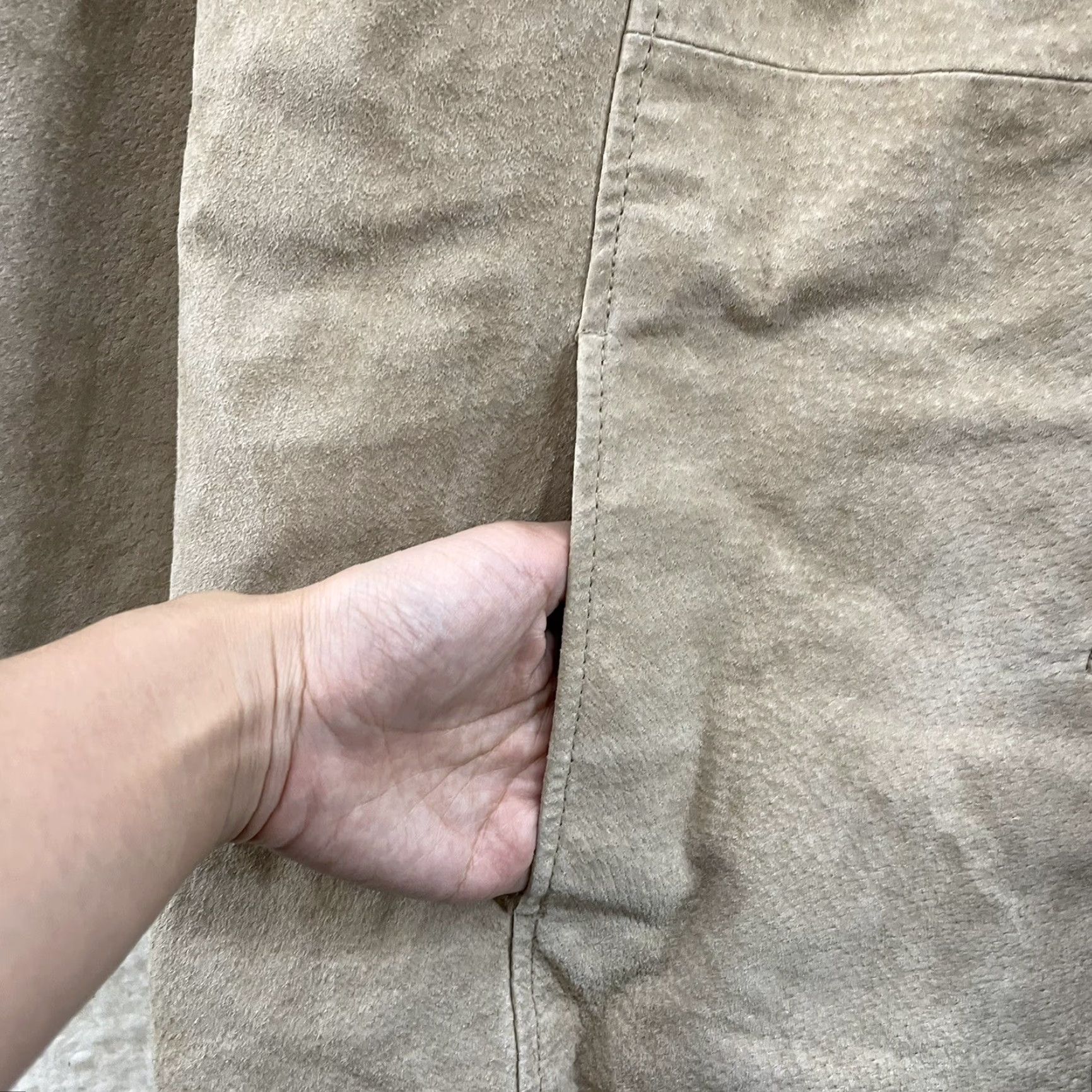 Vintage VINTAGE Wilsons Leather Jacket XL Womens Tan Beige Suede Lined Pockets Buttons Size XL / US 12-14 / IT 48-50 - 5 Thumbnail