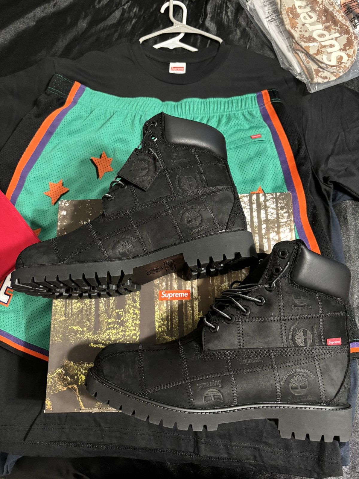 Supreme × Timberland Timberland x Supreme Patch Work Boot Size US 10.5 / EU 43-44 - 2 Thumbnail