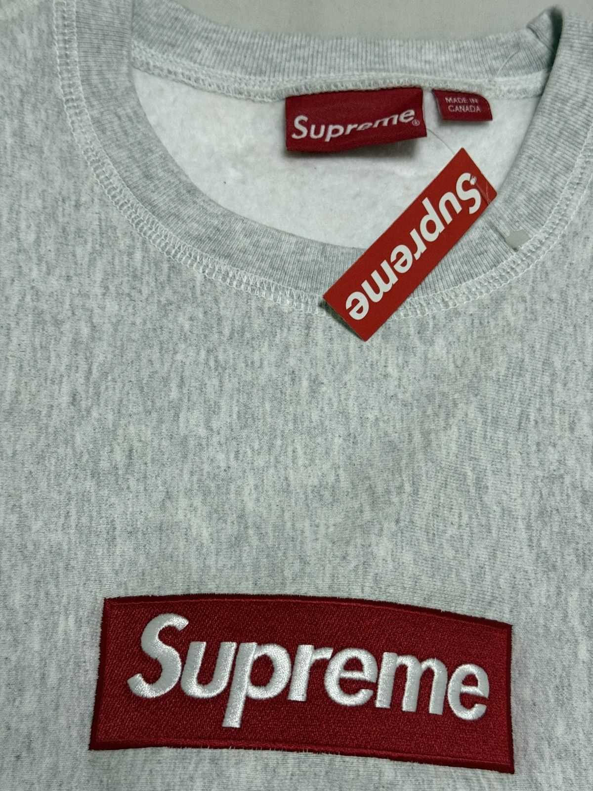Supreme Supreme fw18 grey box logo crewneck red on grey Size US L / EU 52-54 / 3 - 2 Thumbnail