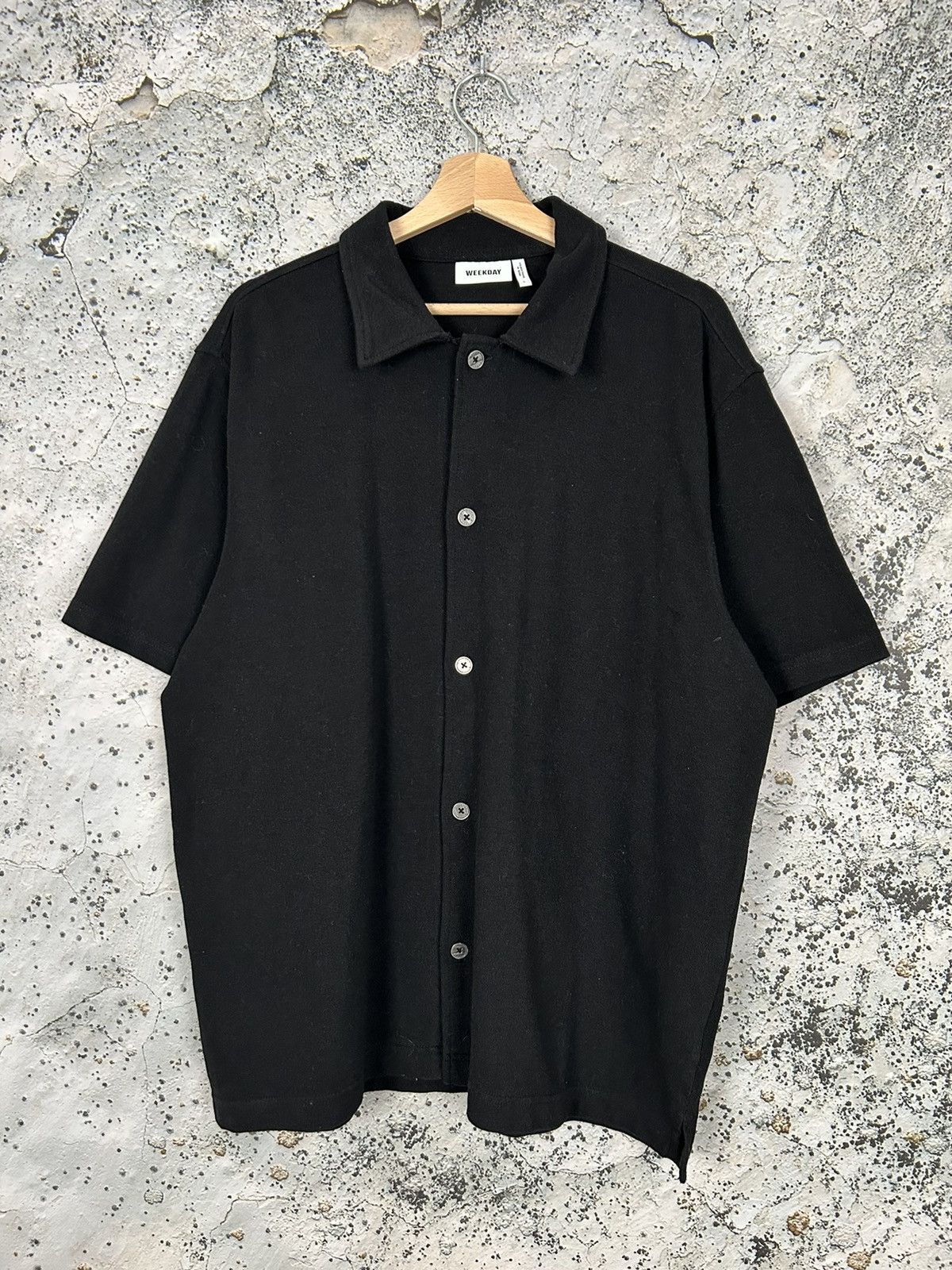 Weekday Weekday Black Short Sleeve Shirt Button Ups Size US L / EU 52-54 / 3 - 1 Thumbnail