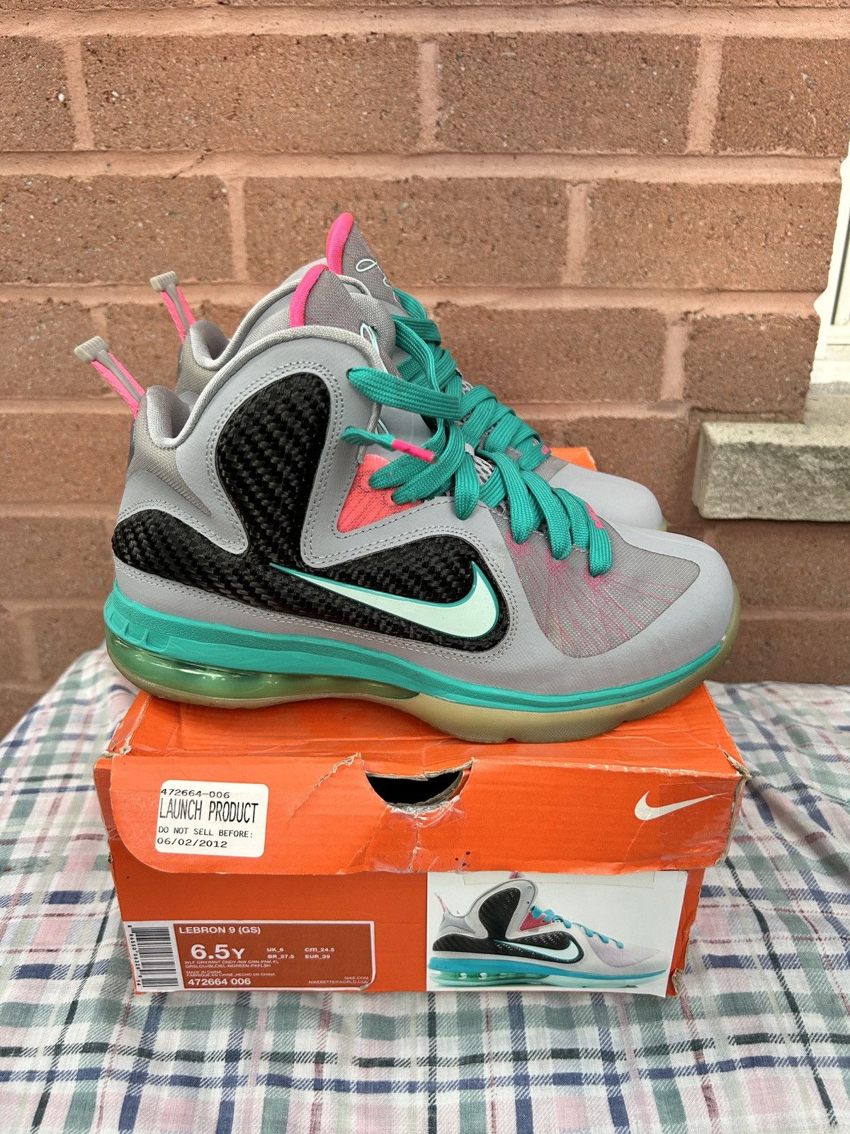 Nike Nike Lebron 9 GS South Beach Size US 6.5 / EU 39-40 - 4 Thumbnail