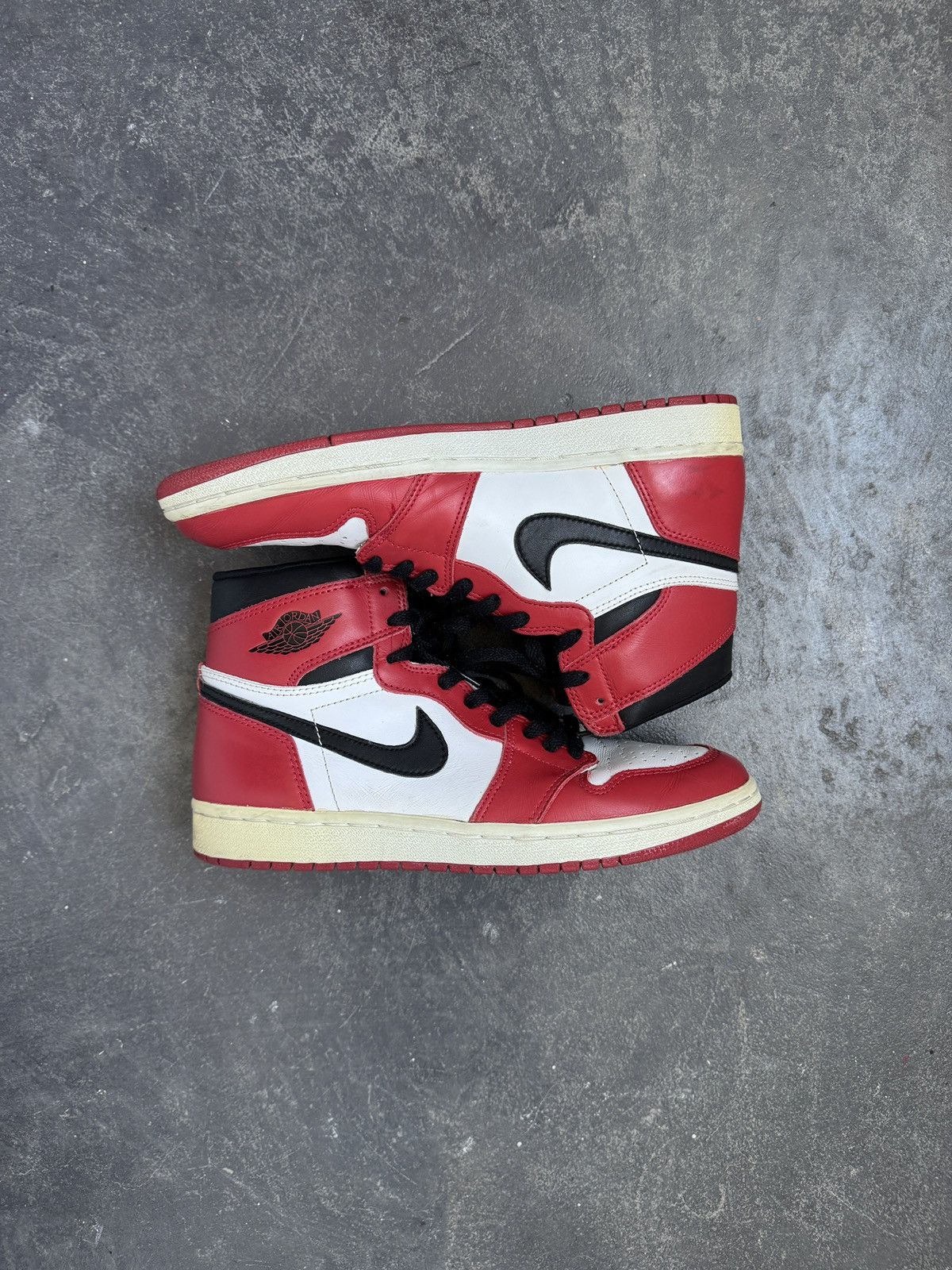 Jordan Brand 1994 Jordan 1 Chicago Size US 10 / EU 43 - 1 Thumbnail