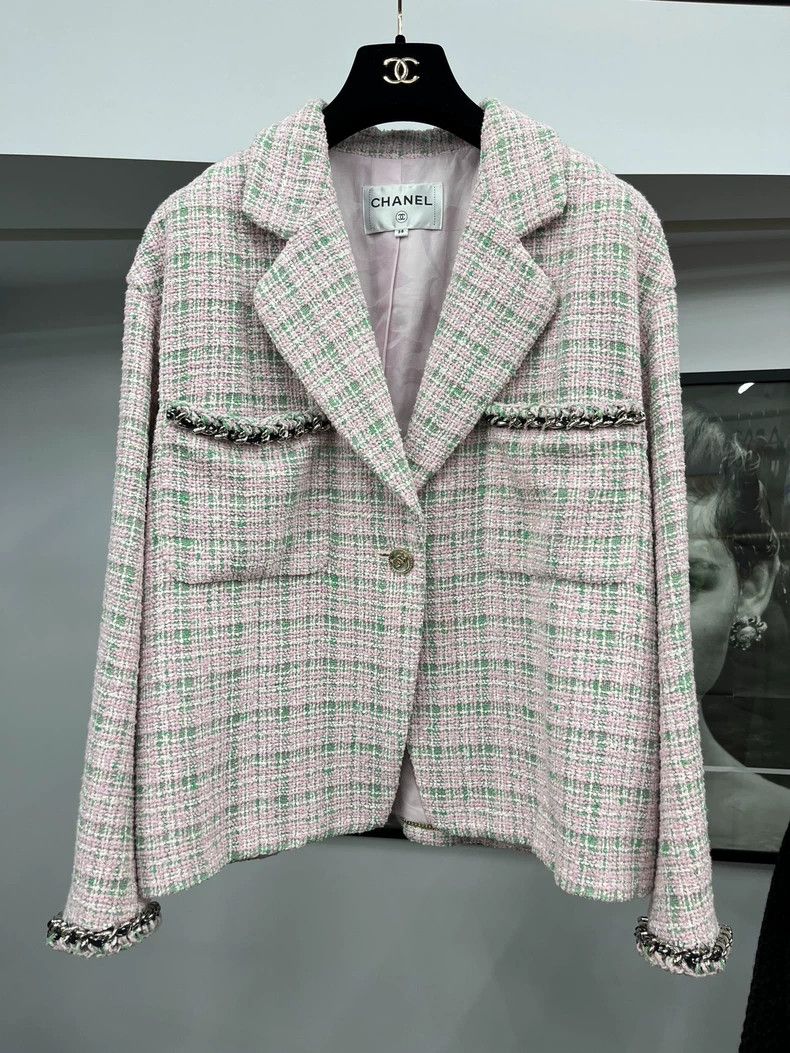 Chanel Chanel 21 Spring and Summer Pink and Green Mixed Color Wov Size XS / US 0-2 / IT 36-38 - 1 Thumbnail