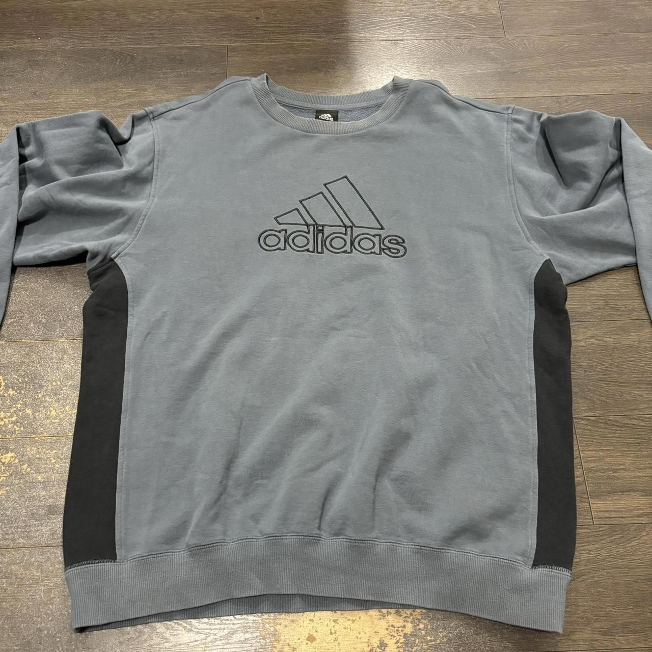 Adidas Vintage adidas crewneck sweatshirt 00s L Size US L / EU 52-54 / 3 - 4 Thumbnail