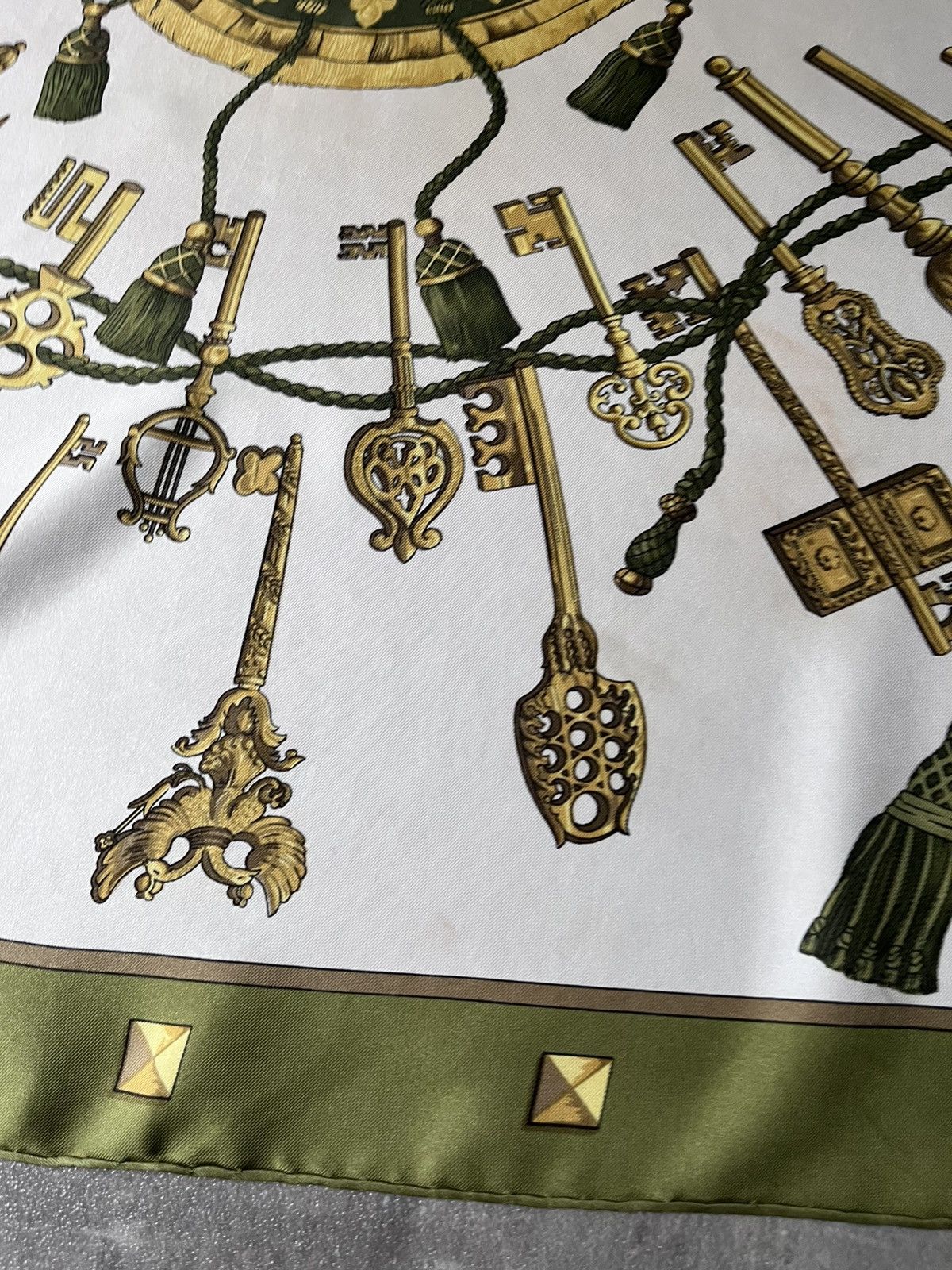 Hermes Hermes ''Les Cles'' silk scarf green Size ONE SIZE - 5 Thumbnail
