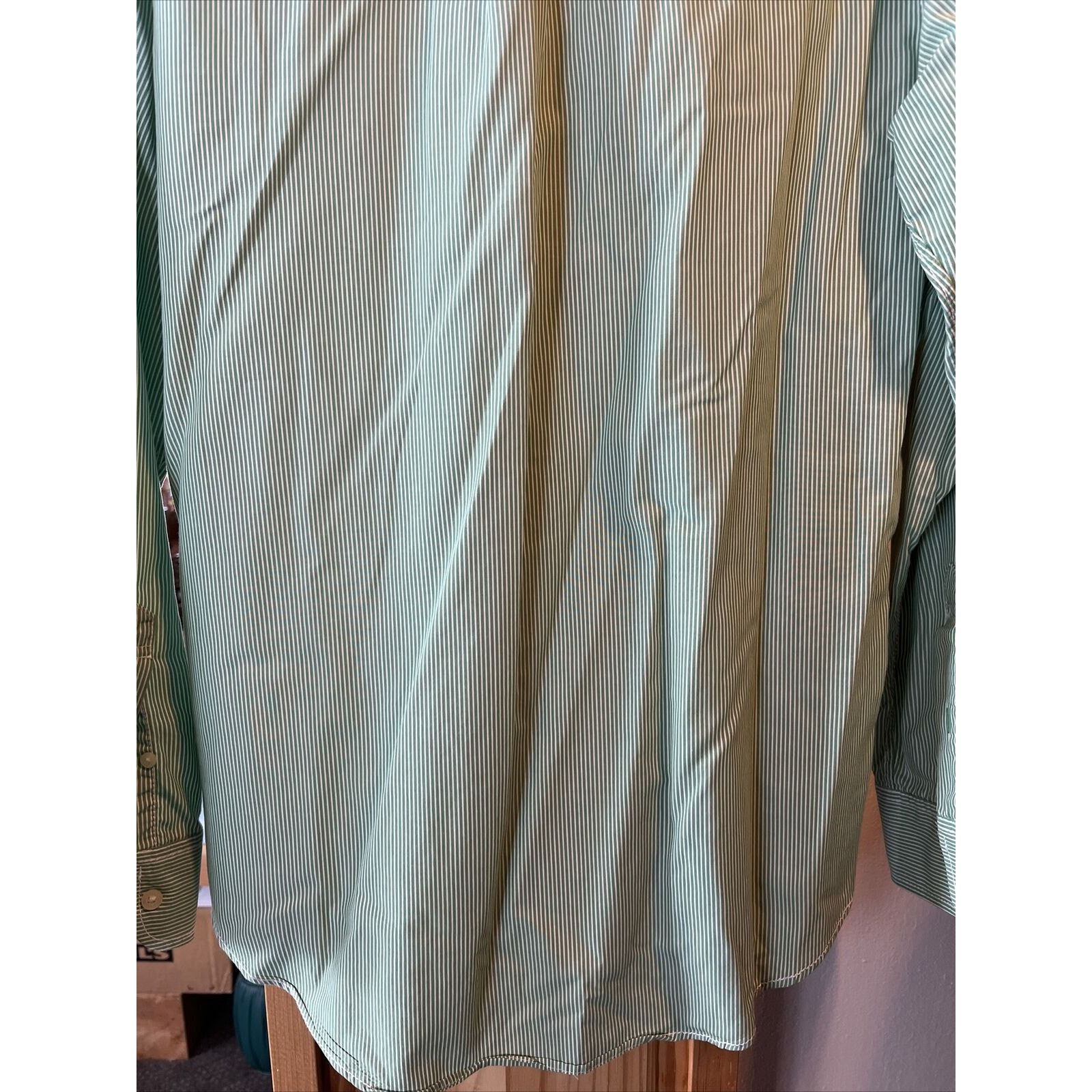 Tommy Hilfiger Tommy Hilfiger Men’s S Green Striped Trim Fit cotton Shirt Size US S / EU 44-46 / 1 - 16 Thumbnail