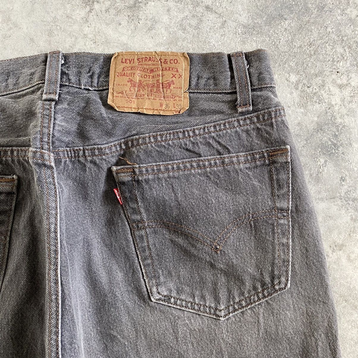 Vintage Vintage Late 80’s Levis 501 Ash Grey Denim Jeans Size US 33 - 20 Thumbnail