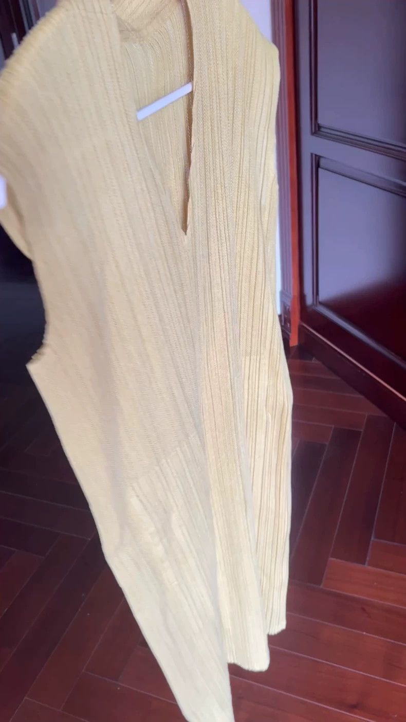 Issey Miyake size:3 Yellow pleated dress