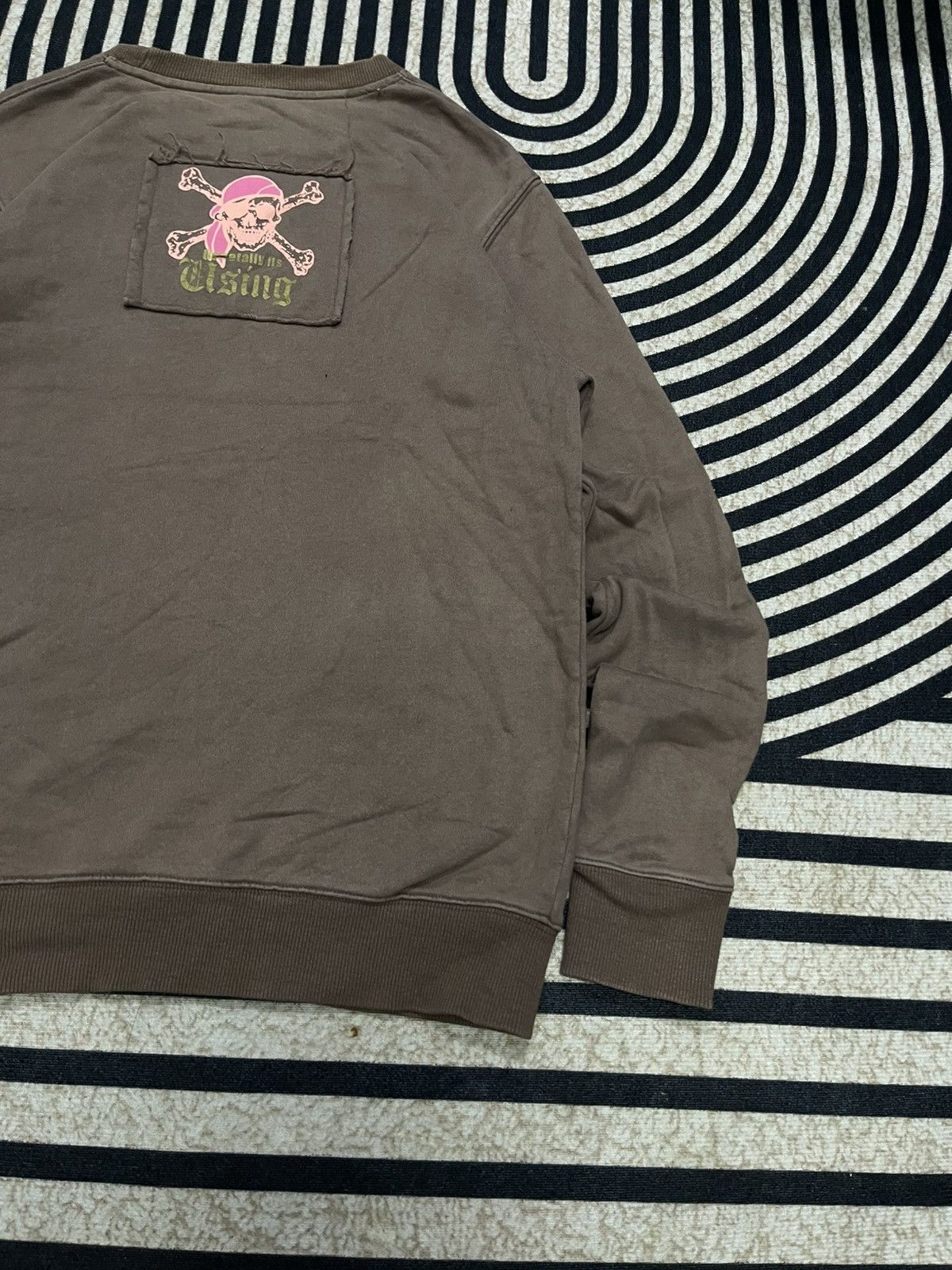 Eternal 2000s ETERNAL SKULL/CROSS DESIGN SUNFADED SWEATSHIRT Size US M / EU 48-50 / 2 - 14 Thumbnail