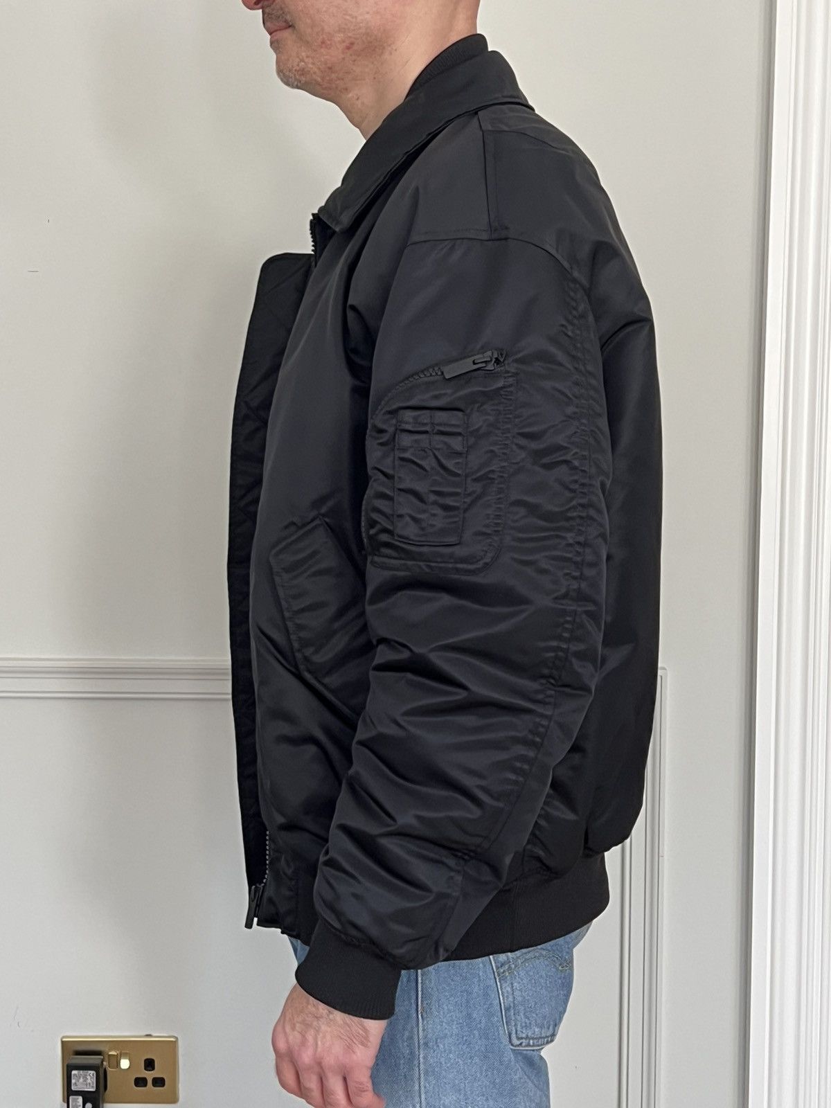 Jil Sander × Uniqlo Jill Sander x Uniqlo Men's MA1 Bomber Jacket (2019) Size M Size US M / EU 48-50 / 2 - 5 Thumbnail