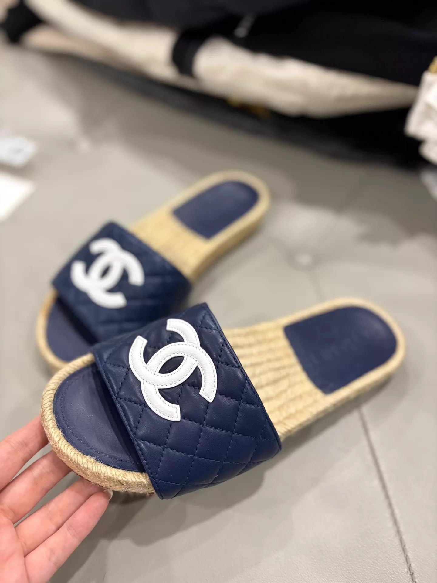 Chanel Chanel CC Navy Fisherman Slippers 35 Size US 4.5 / IT 34.5 - 2 Thumbnail