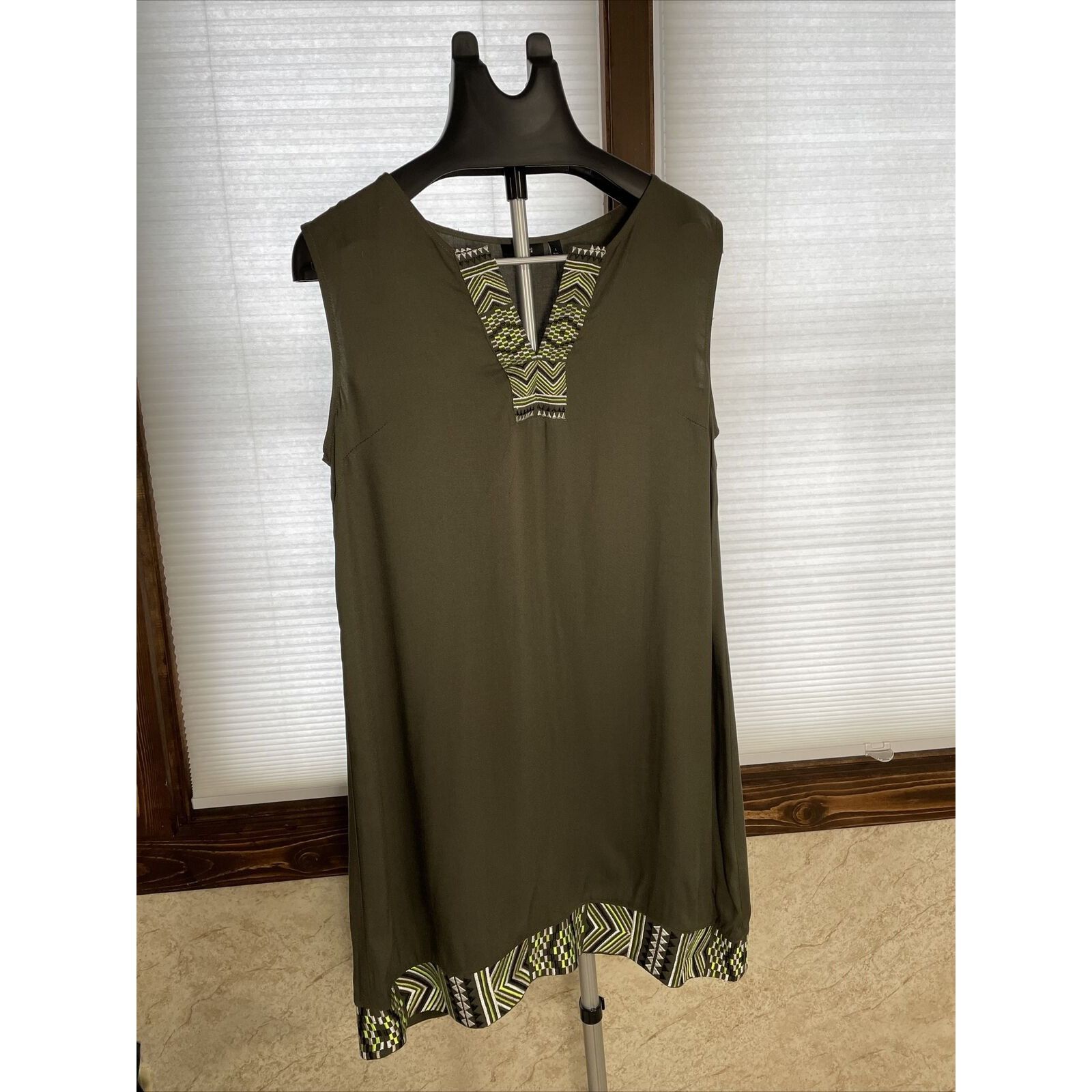 Apt. 9 Women's APT.9 Embroidered Tunic Dress Sleeveless Size Large Size L / US 10 / IT 46 - 1 Thumbnail