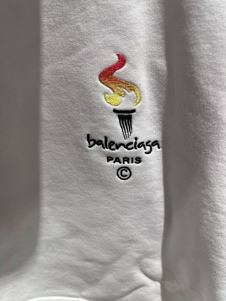 Balenciaga Balenciaga White Torch Embroidered Hoodie Size S New with Size US S / EU 44-46 / 1 - 2 Thumbnail
