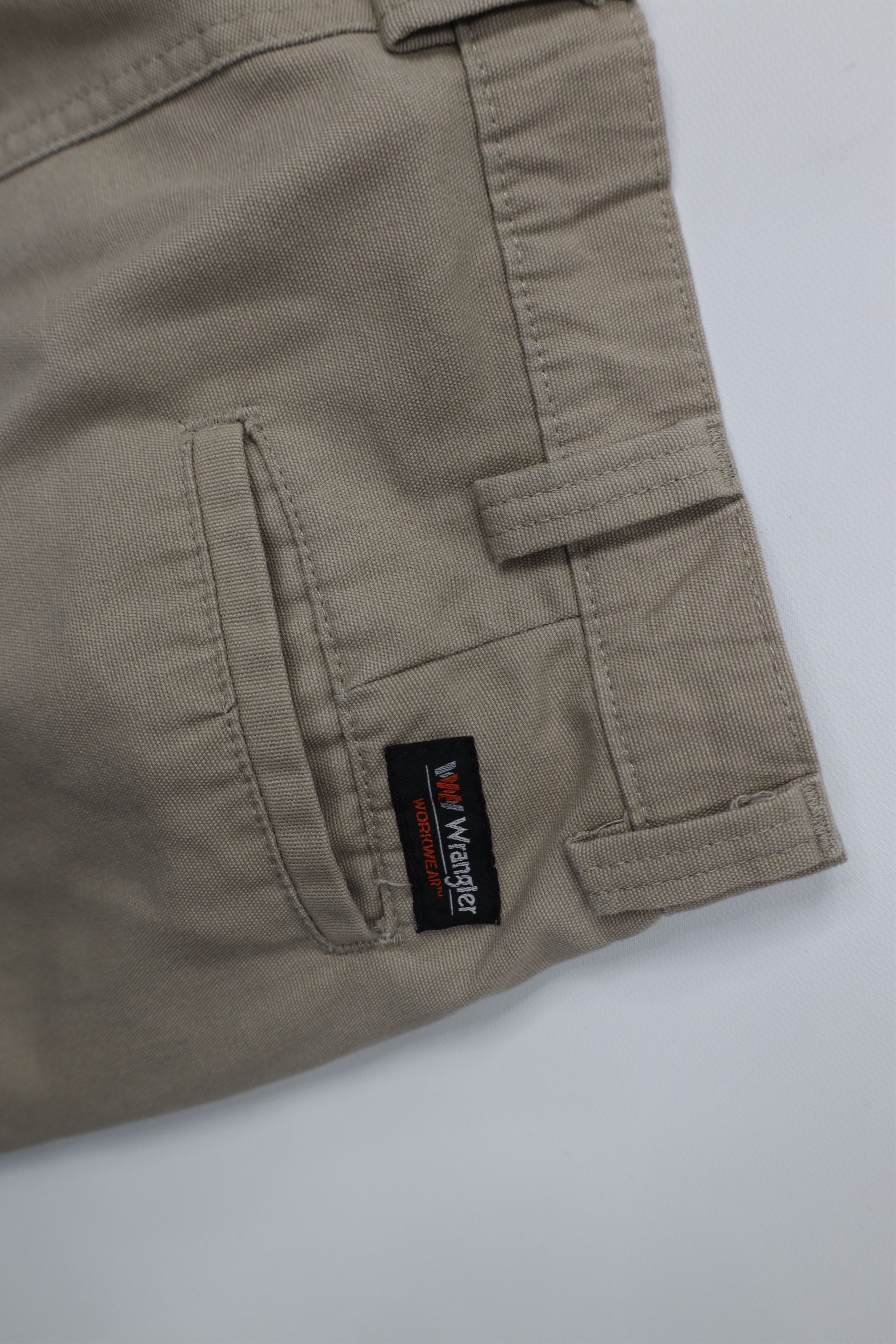 Wrangler Vintage Y2K Wrangler Workwear Wide Leg Cargo Pants Beige Size US 34 / EU 50 - 15 Thumbnail