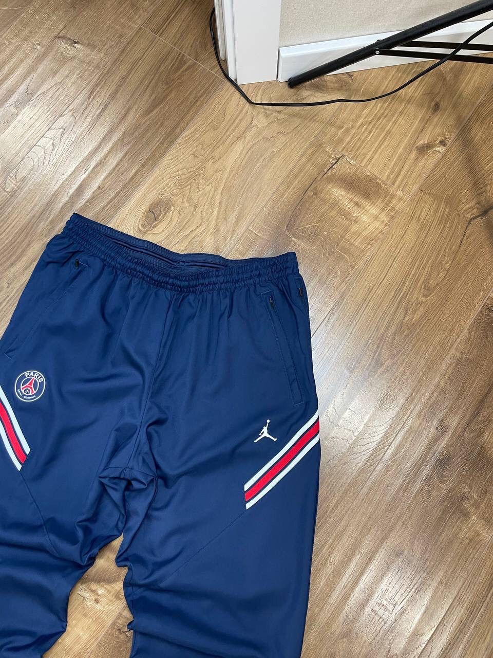Jordan Brand × Vintage Vintage Nike Air Jordan Drill Nylon France PSG Pants Joggers Size US 36 / EU 52 - 5 Thumbnail