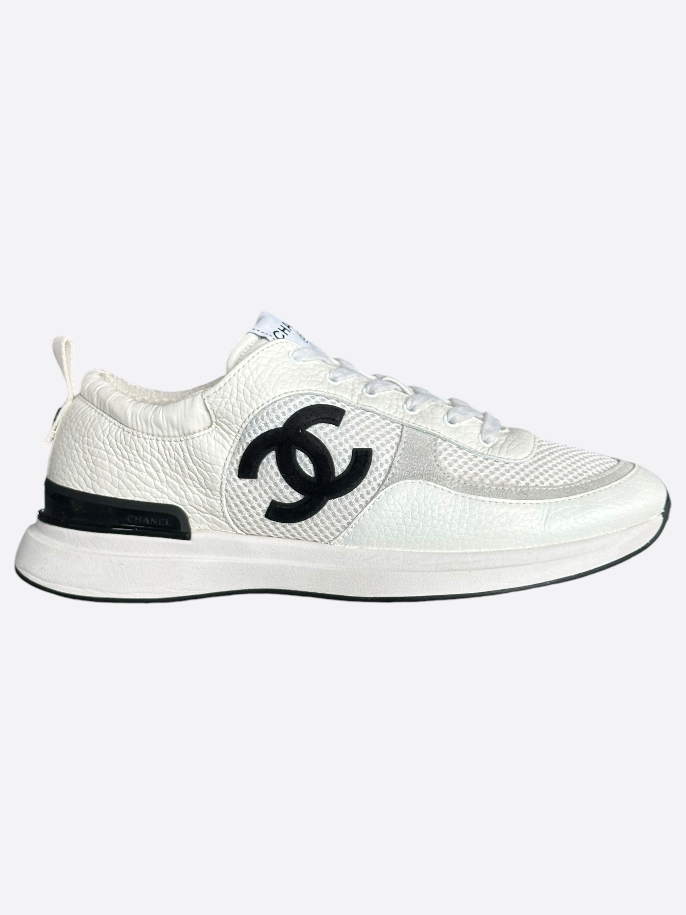 Chanel Chanel White & Black CC Logo Runners Size US 8 / EU 41 - 1 Thumbnail