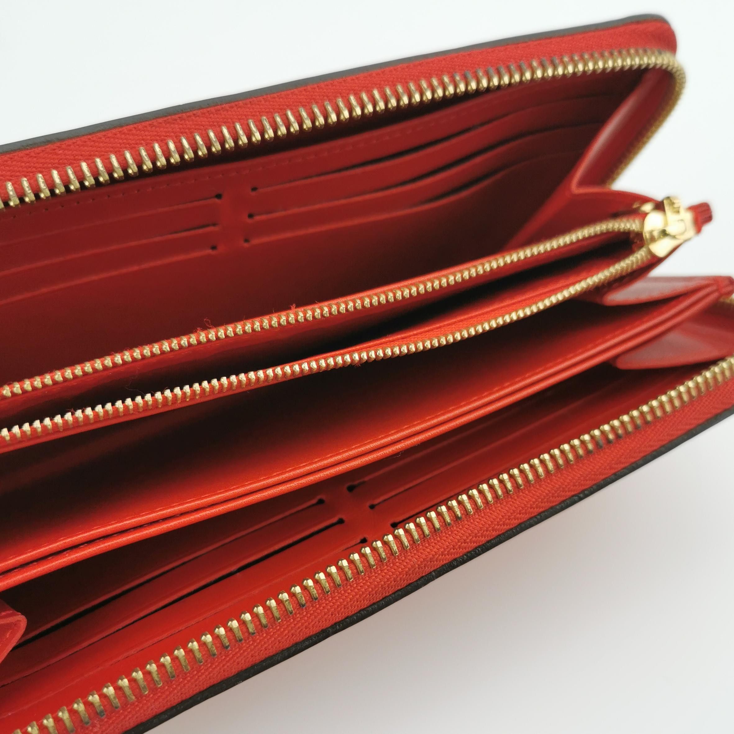 Louis Vuitton Louis Vuitton (LV) Zippy patent leather monogram zip around Size ONE SIZE - 2 Thumbnail
