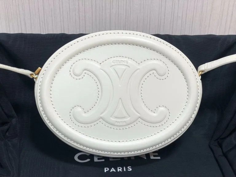 Celine o1bcso1str0125 198603DXC Size: OS / Cuir Triomphe Oval Bag Size ONE SIZE - 3 Thumbnail