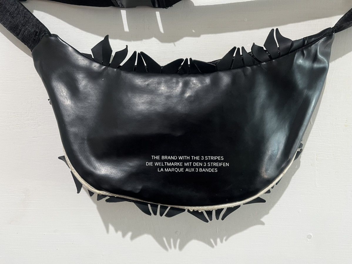 mercibeaucoup Adidas x Mercibeaucoup "Shark" Spiky Waist Bag Eri Utsugi Size ONE SIZE - 4 Thumbnail