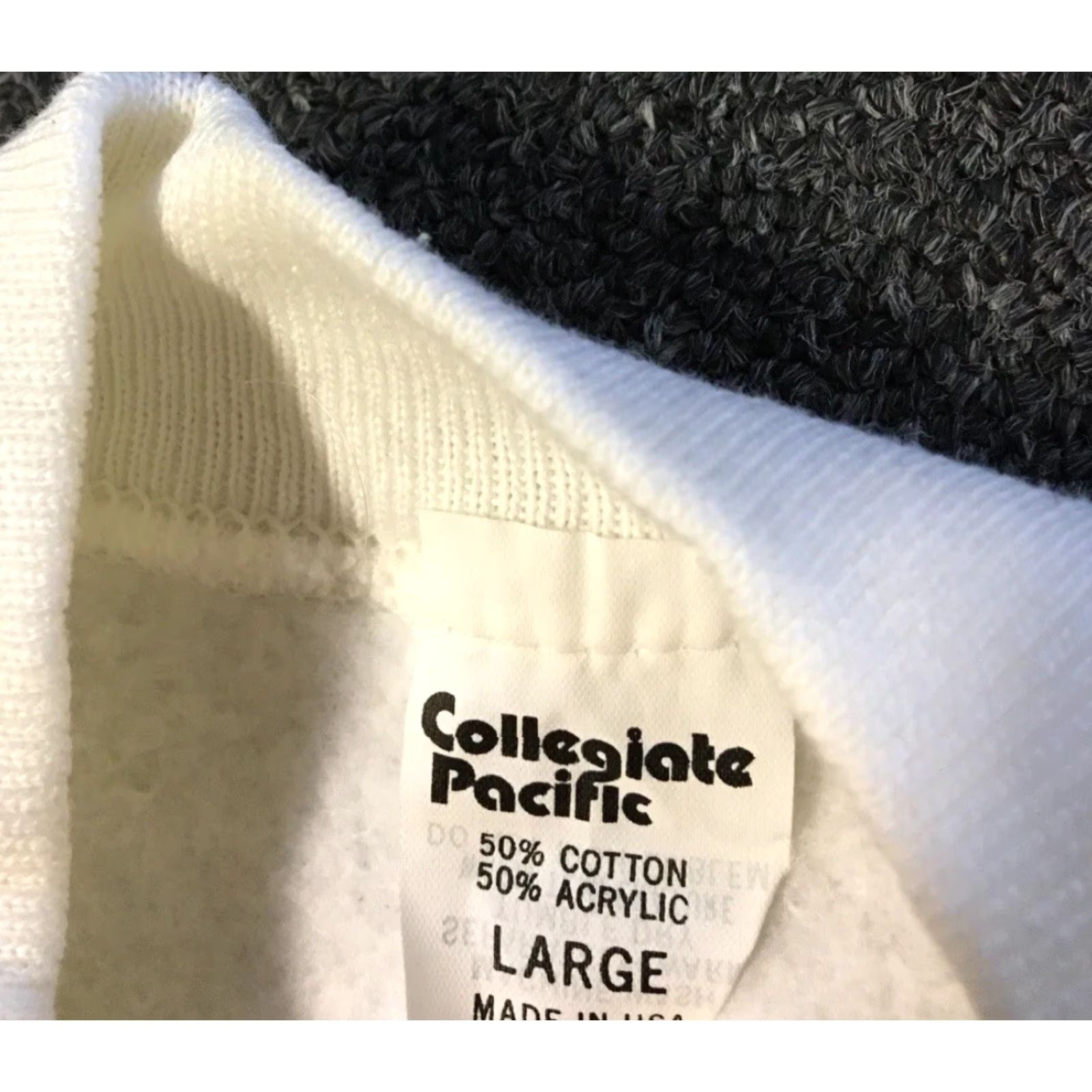 Vintage VINTAGE Plane Hoodie Men S White California Duty Free Shoppers 80s 90s Beach Surf Grunge USA, USA, 70s, 80s, 90s Size US S / EU 44-46 / 1 - 5 Thumbnail
