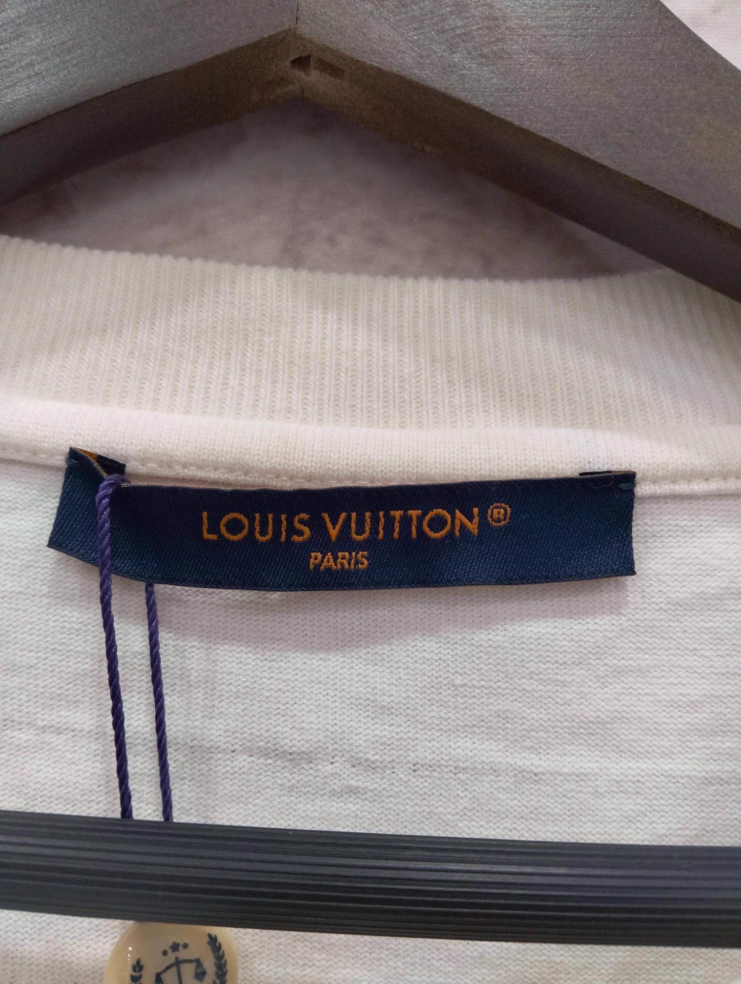 Louis Vuitton LV white back slogan short-sleeve tee M Size US M / EU 48-50 / 2 - 3 Thumbnail