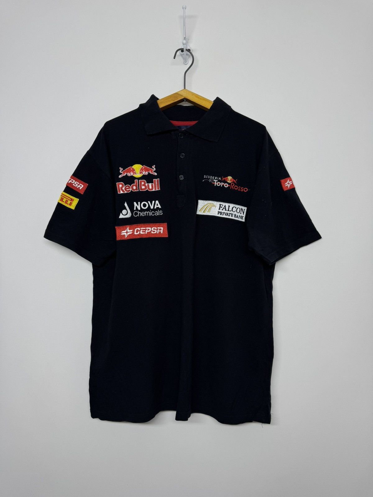 Red Bull Vintage Y2k Infiniti Red Bull Racing polo t shirt Size US M / EU 48-50 / 2 - 4 Thumbnail