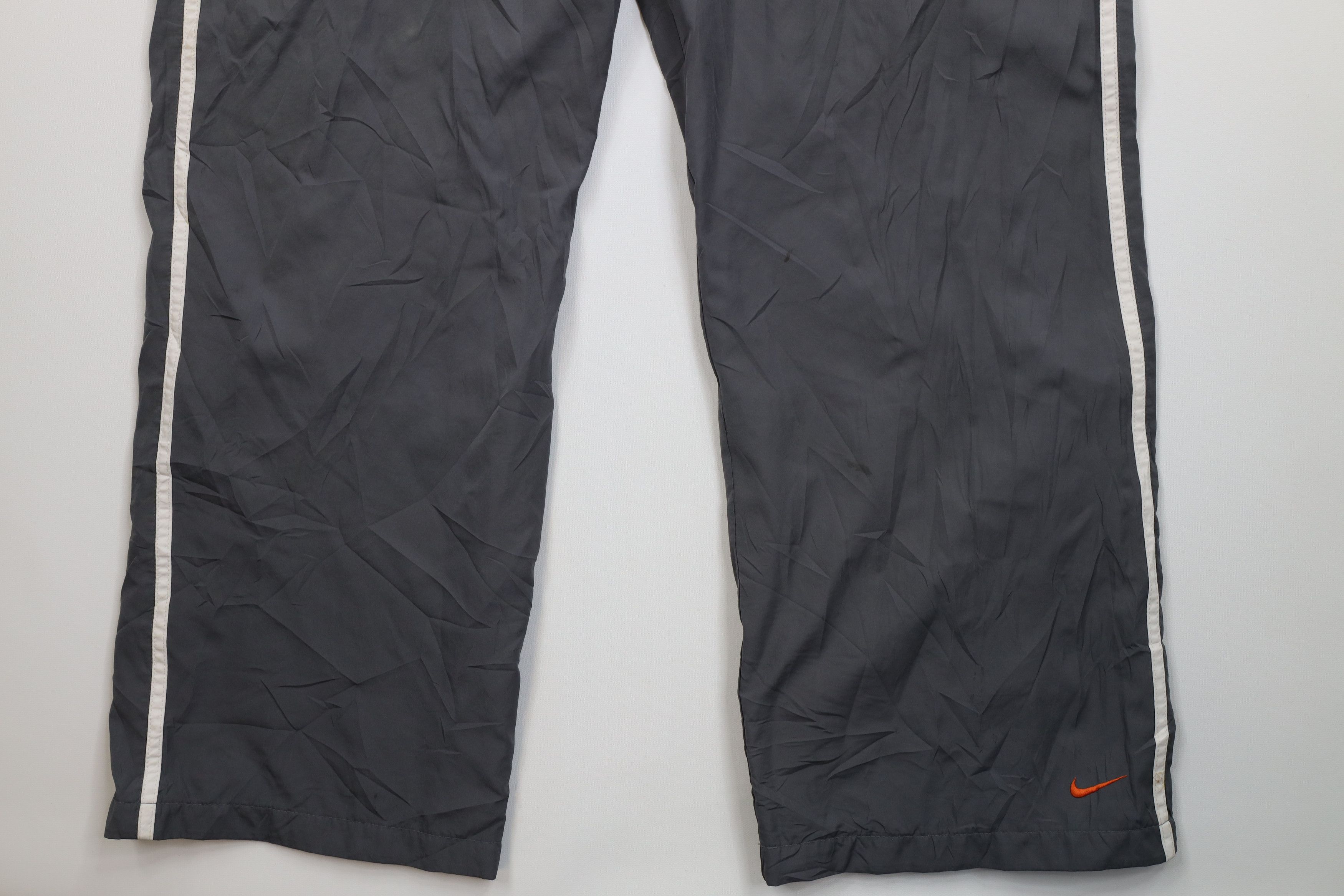 Nike Vintage Nike Swoosh Lined Wide Leg Windbreaker Pants Gray Size US 38 / EU 54 - 5 Thumbnail