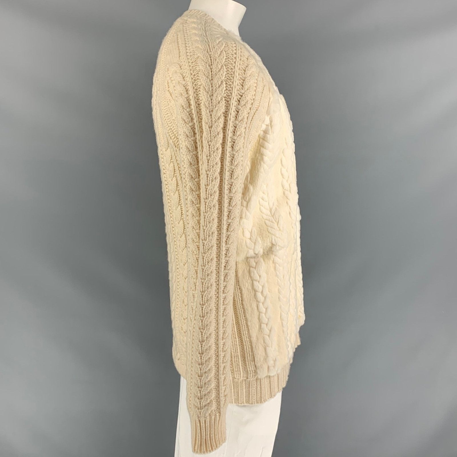 Burberry Prorsum XL Cream Cable Knit Wool / Cashmere V-Neck Sweater Size US XL / EU 56 / 4 - 3 Thumbnail