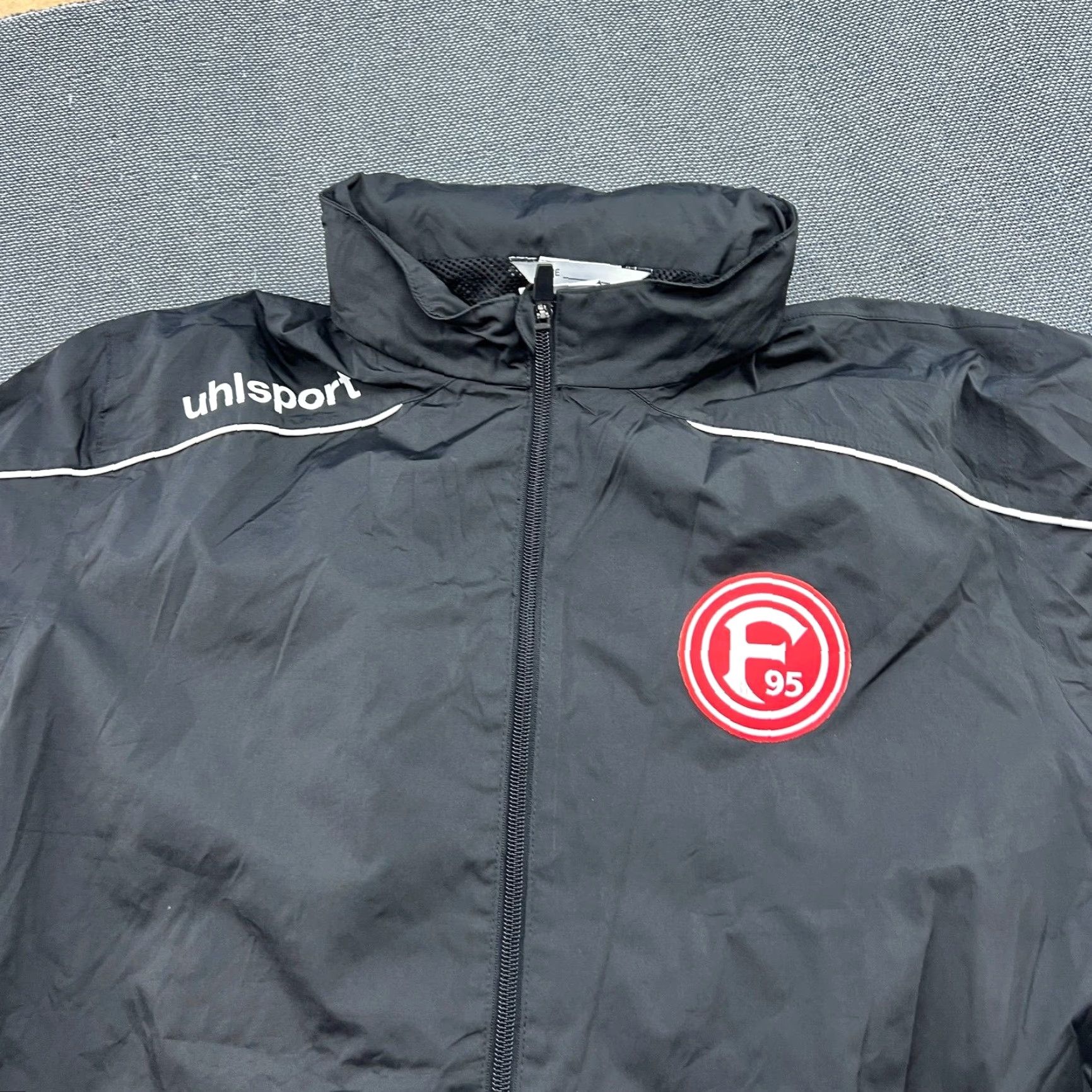Vintage Uhlsport Fortuna Dusseldorf Hhlsport Mens Jacket Mid Black Full Zip Hooded Football Track Jacket M Mens Size US M / EU 48-50 / 2 - 2 Thumbnail