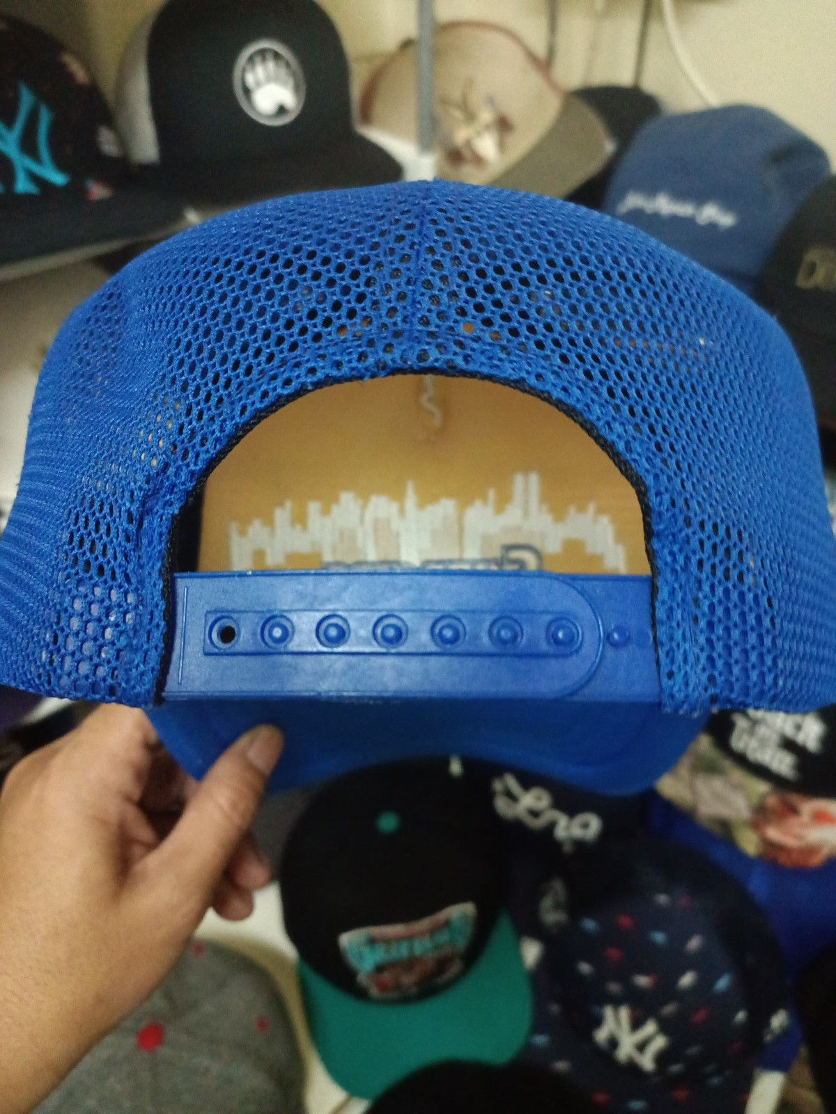Supreme × Vintage Supreme Skyline 2003 Trucker Hat Size ONE SIZE - 7 Thumbnail