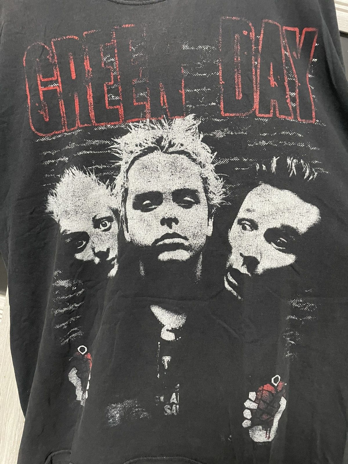 Band Tees × Vintage Green Day Vintage American Idiot AOP T Shirt Tee 2005 Back Size US XL / EU 56 / 4 - 5 Thumbnail