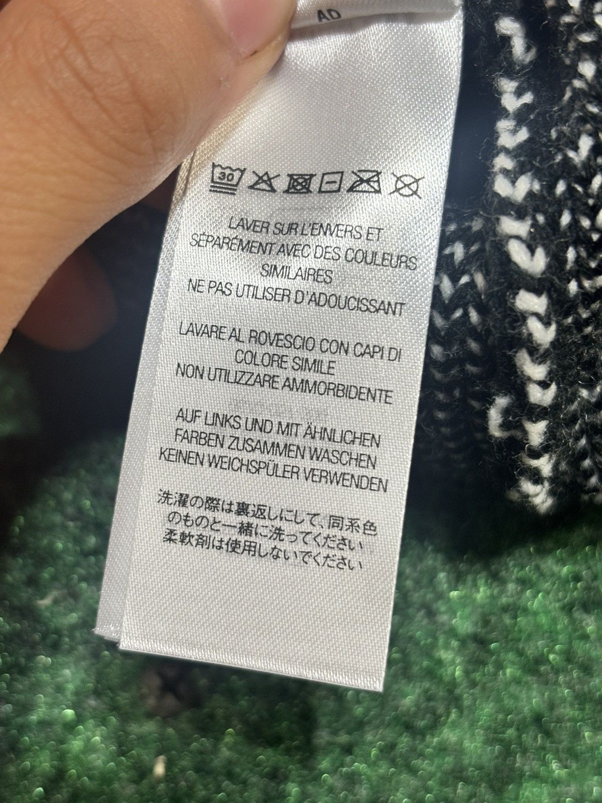 Supreme SUPREME 'FUCK MONEY' SWEATER SIZE S Size US S / EU 44-46 / 1 - 11 Thumbnail