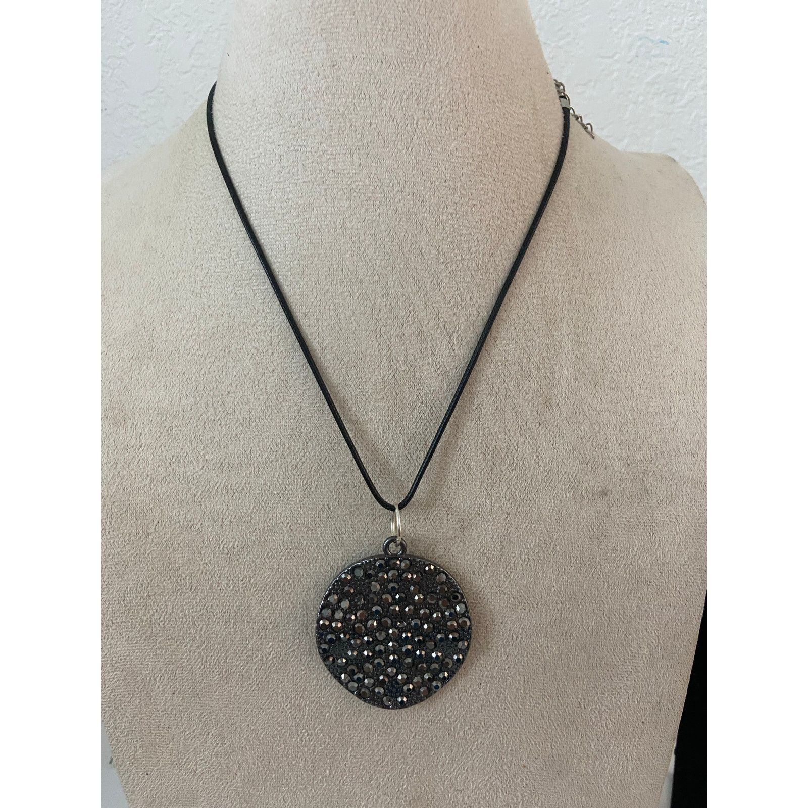 Handmade Gray metal pendant necklace Size ONE SIZE - 1 Thumbnail