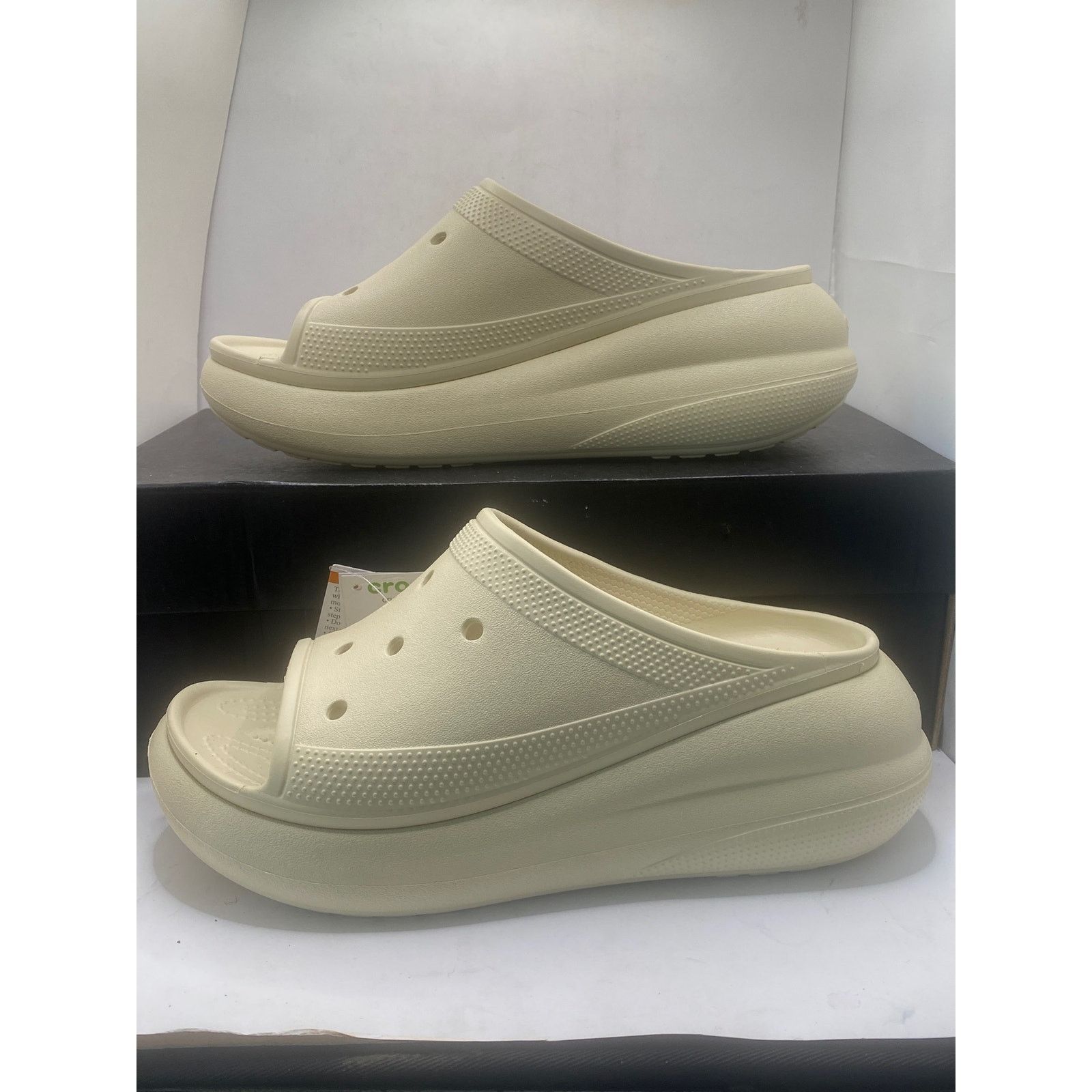 Crocs Crocs Crush Slide Bone Ivory Slip On 208731-2Y2 m7/w9 Size US 9 / IT 39 - 3 Thumbnail