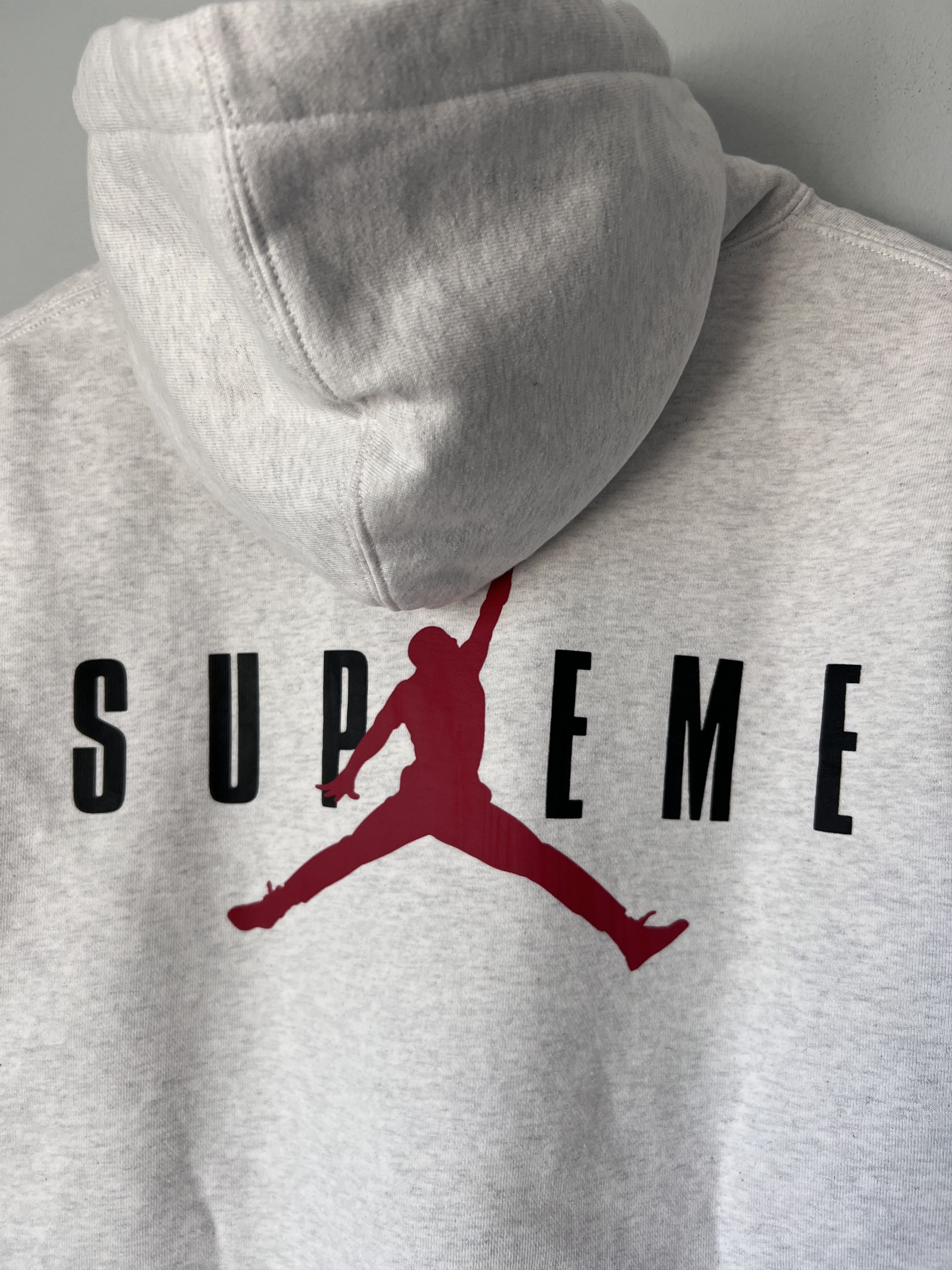 Jordan Brand × Supreme Supreme Jordan Hooded Sweatshirt in Ash Grey Size US S / EU 44-46 / 1 - 5 Thumbnail