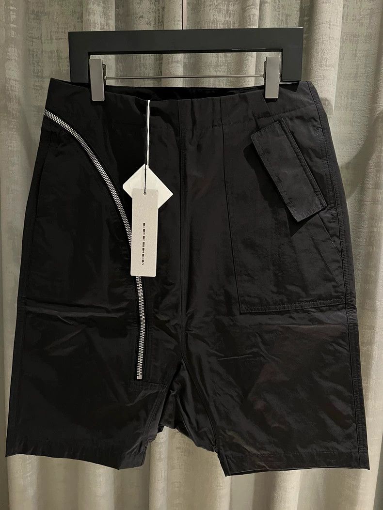 Rick Owens Rick Owens Black Zippered Casual Shorts Size US 30 / EU 46 - 1 Thumbnail
