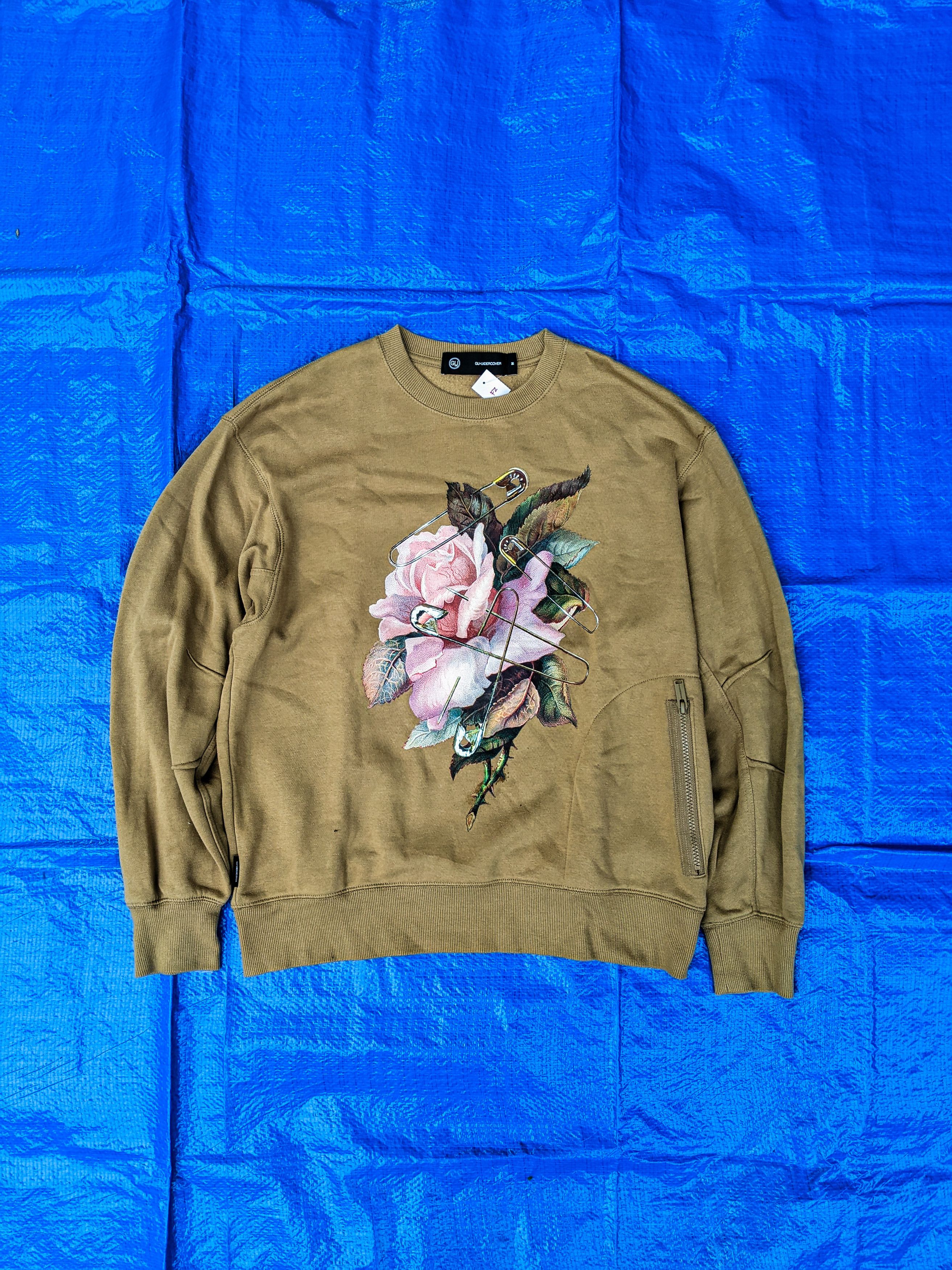 GU GU x Undercover (Jun Takahashi) Pin and Roses Sweatshirt Size US M / EU 48-50 / 2 - 2 Thumbnail
