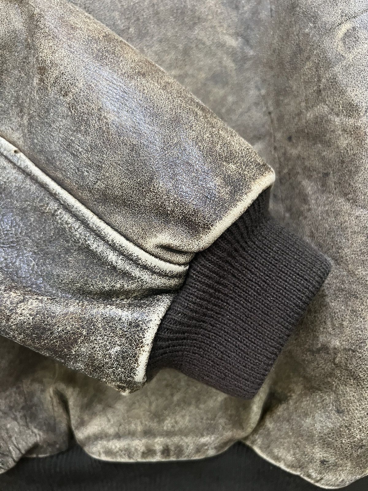 Chevignon Leather flight jacket CHEVIGNON ROLL AIRFLYTE. (GJ36) Size US M / EU 48-50 / 2 - 11 Thumbnail