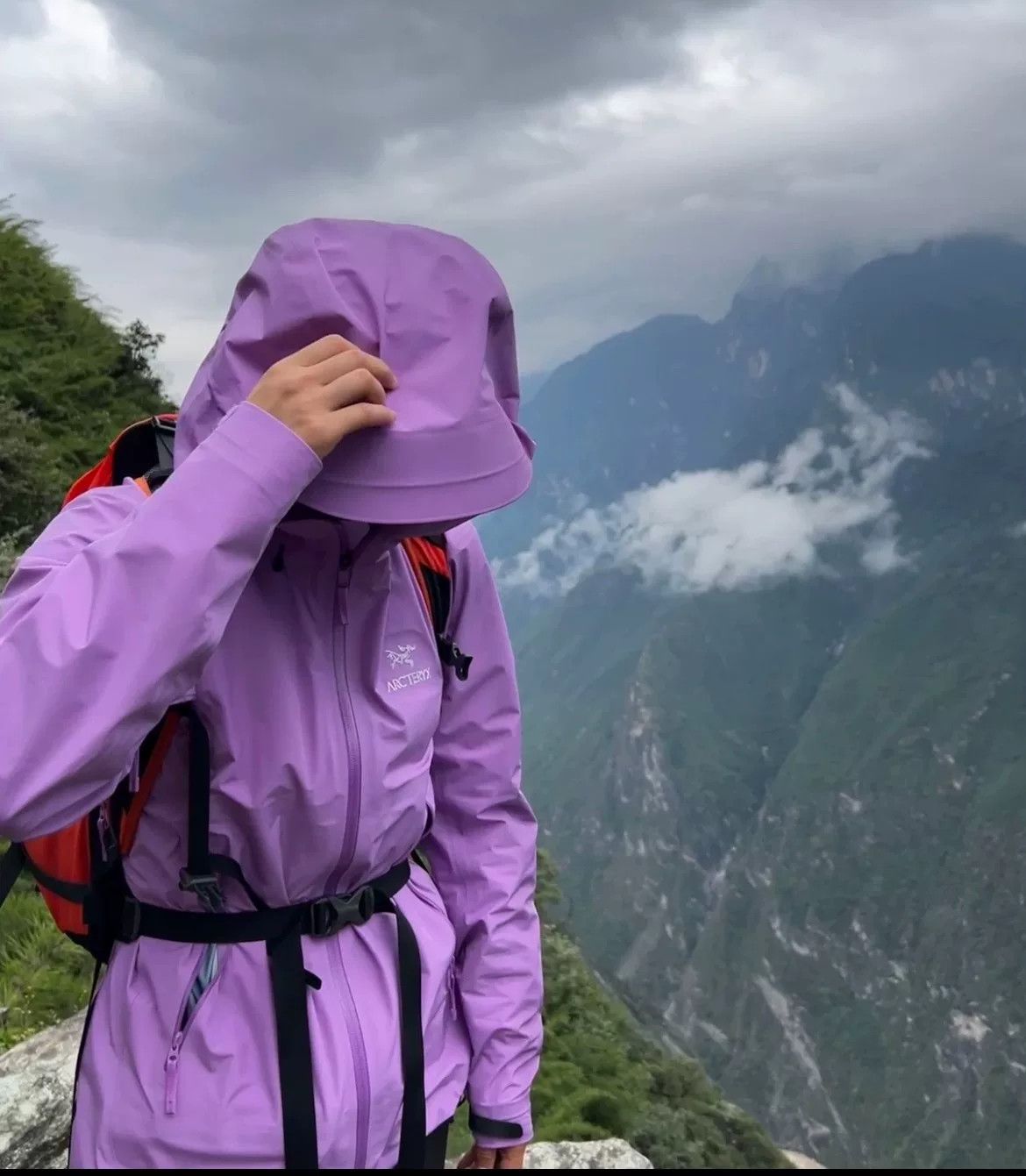 Arc'teryx Arcteryx Beta Jacket Women's Size S / US 4 / IT 40 - 1 Thumbnail