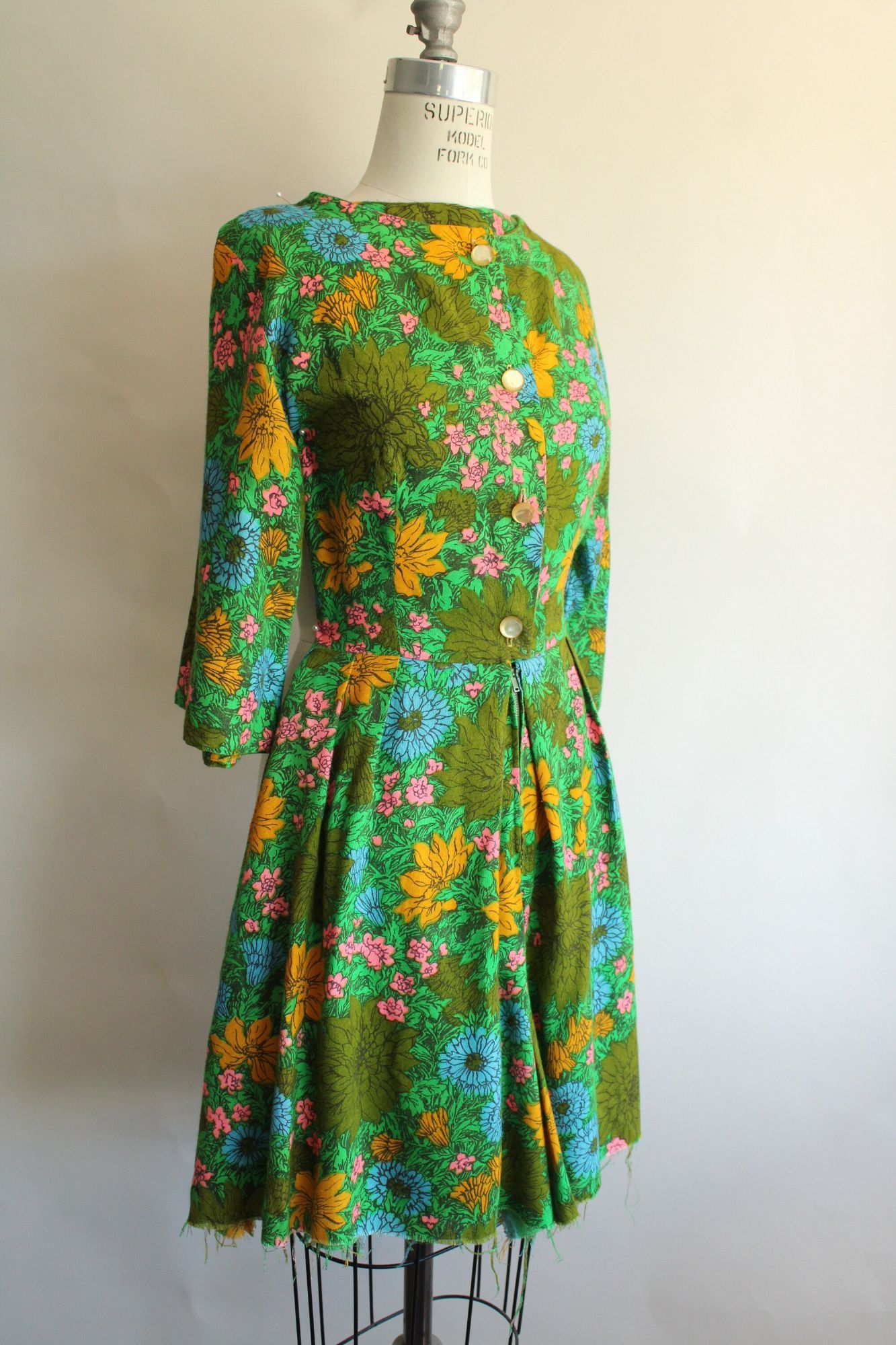 Vintage Vintage 1960s Jumpsuit, Rosa Ray Floral Print Cutoff Shorts Size 26" / US 2 / IT 38 - 5 Thumbnail