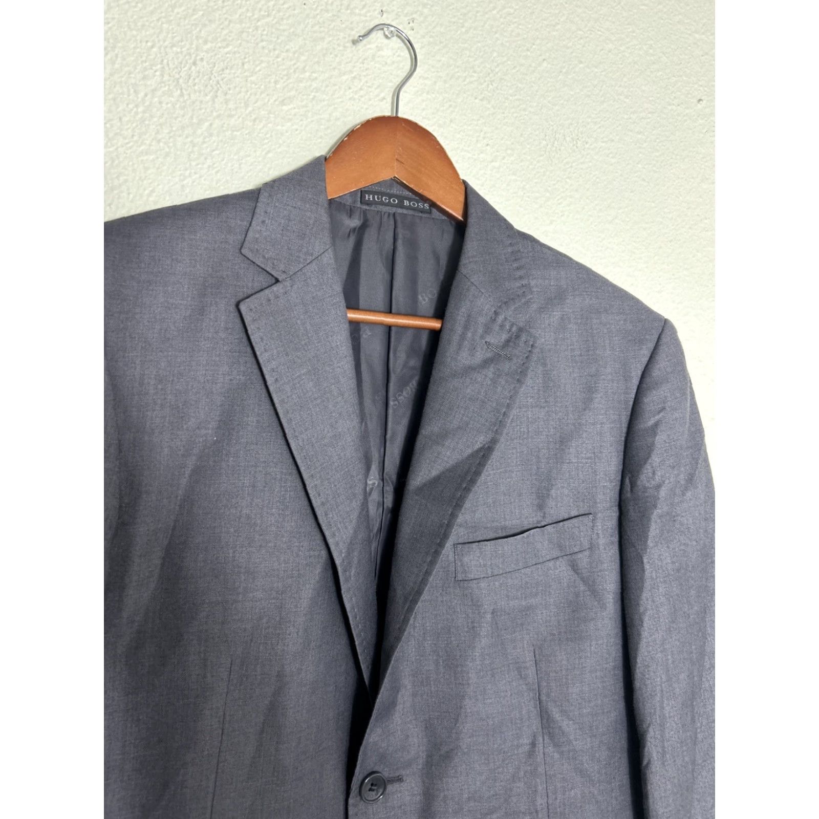 Hugo Boss VINTAGE Hugo Boss Super 200 Mens Sport Coat Gray EU 50 Made In Italy Mens Coat Sport Coat Gray 50 EU Hugo Boss Size US M / EU 48-50 / 2 - 3 Thumbnail