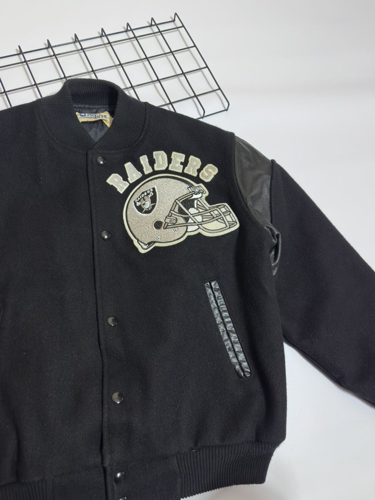 NFL Vintage 90 Raiders Chalk Line Wool Varsity Jacket USA Size M Size US M / EU 48-50 / 2 - 8 Thumbnail