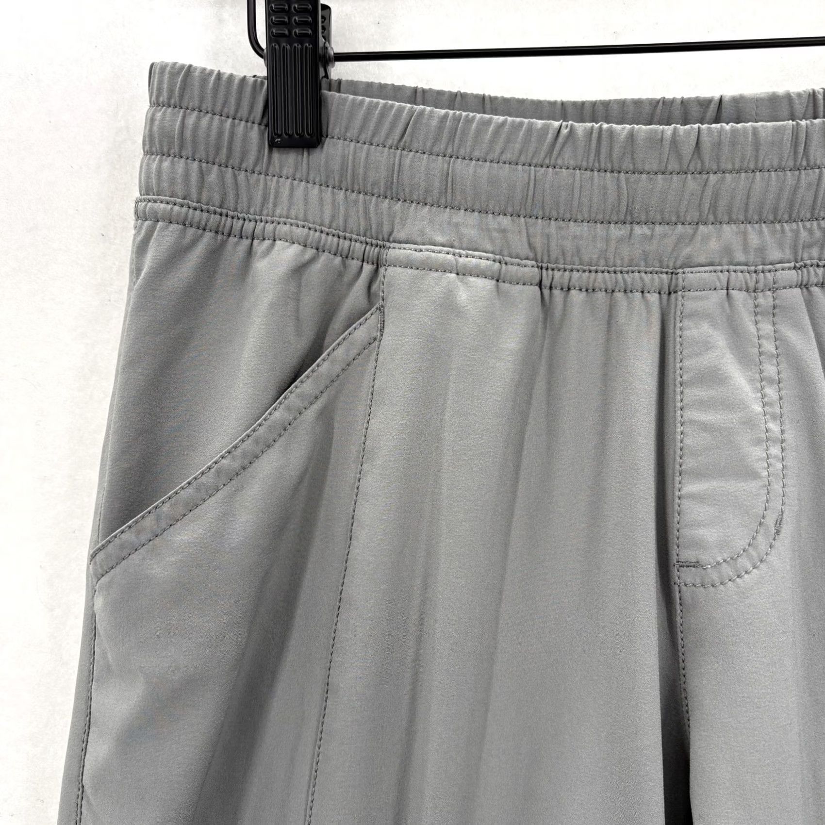 The North Face VINTAGE? No. The North Face Sheltay Pants Womens 6 Gray Jogger Lightweight Stretch Trail Camp Size 28" / US 6 / IT 42 - 3 Thumbnail