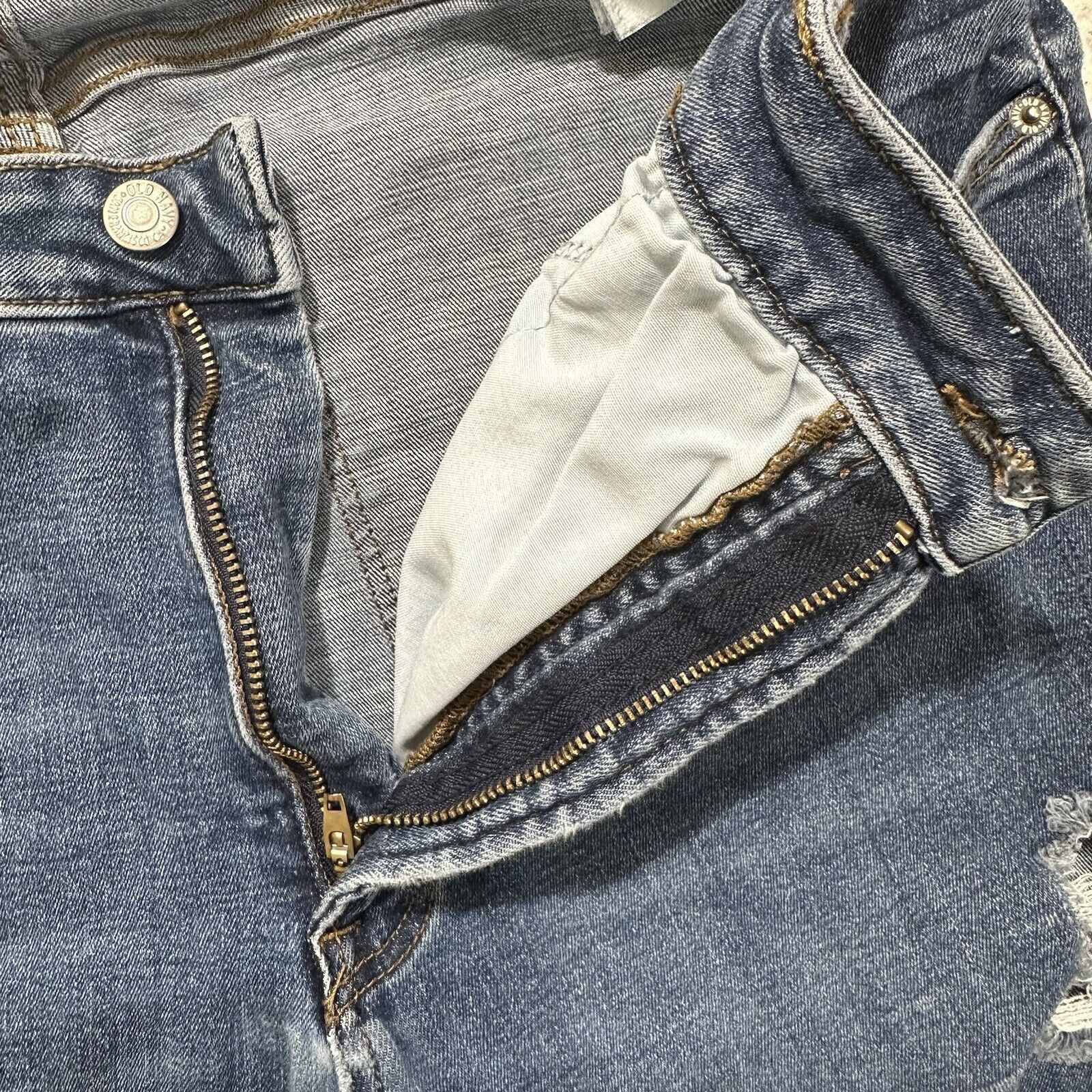 Old Navy Old Navy Rockstar 18 Skinny High Rise Ripped Jeans 36x28 Size 40" / US 18 - 4 Thumbnail