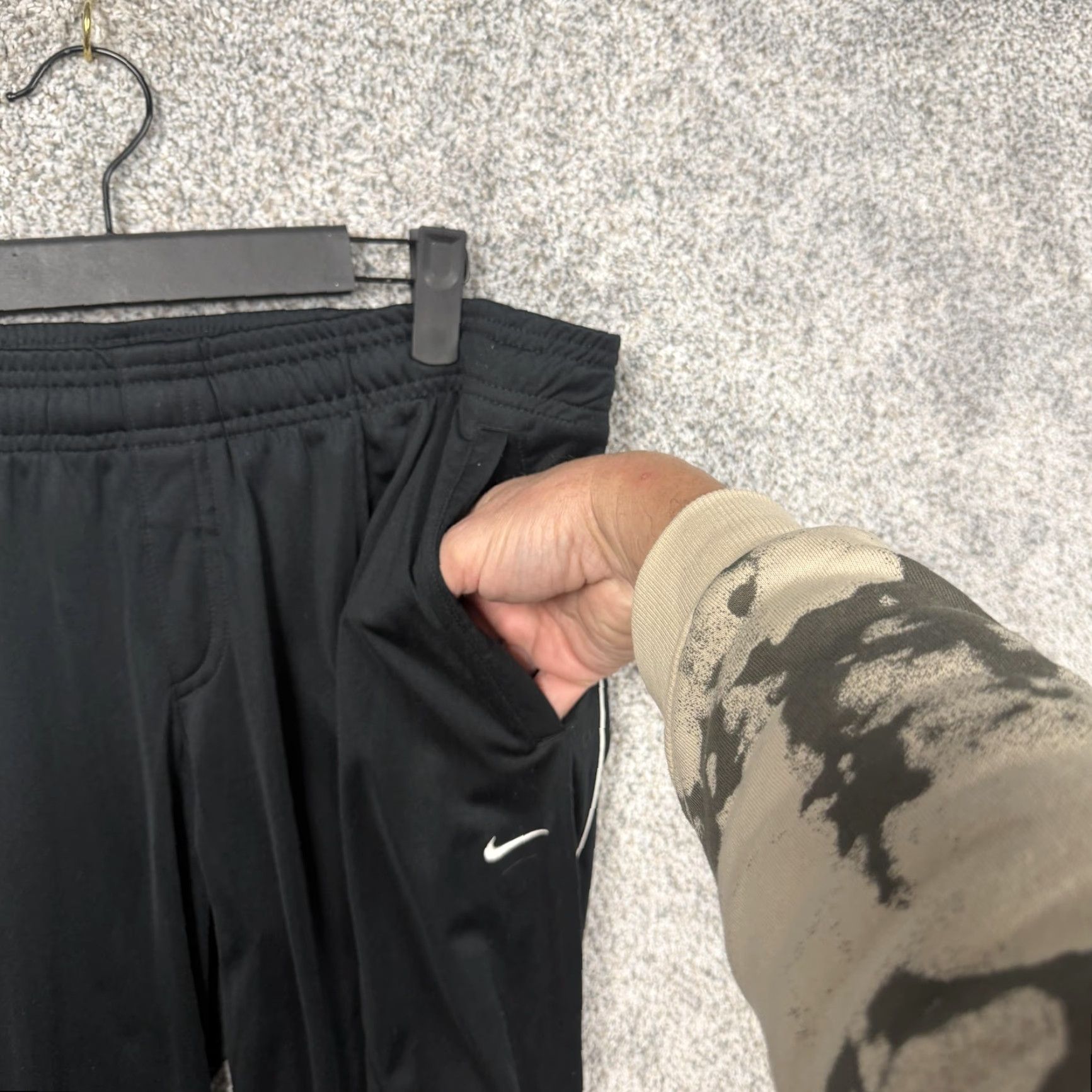 Nike VINTAGE Nike Track Pants Womens XL Black Striped Side Swoosh 90s Athleisure? Size 40" / US 18 - 7 Thumbnail