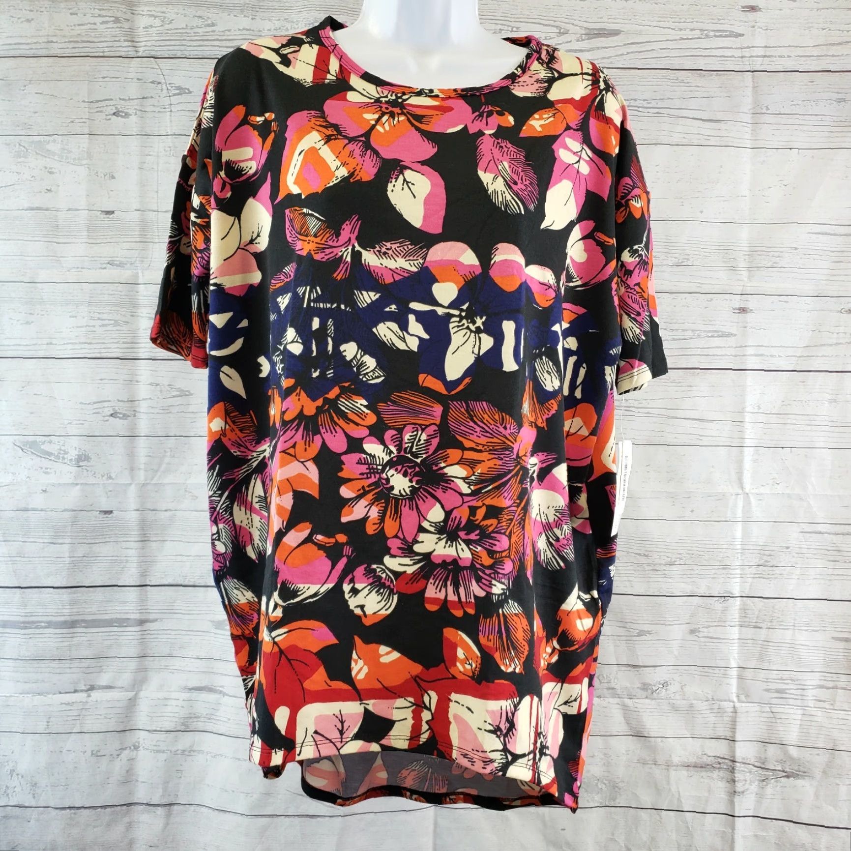 Vintage LuLaRoe Womens Irma Top XS Black Pink Floral Short Sleeve T-Shirt Tunic Casual Womens Size XS / US 0-2 / IT 36-38 - 2 Thumbnail